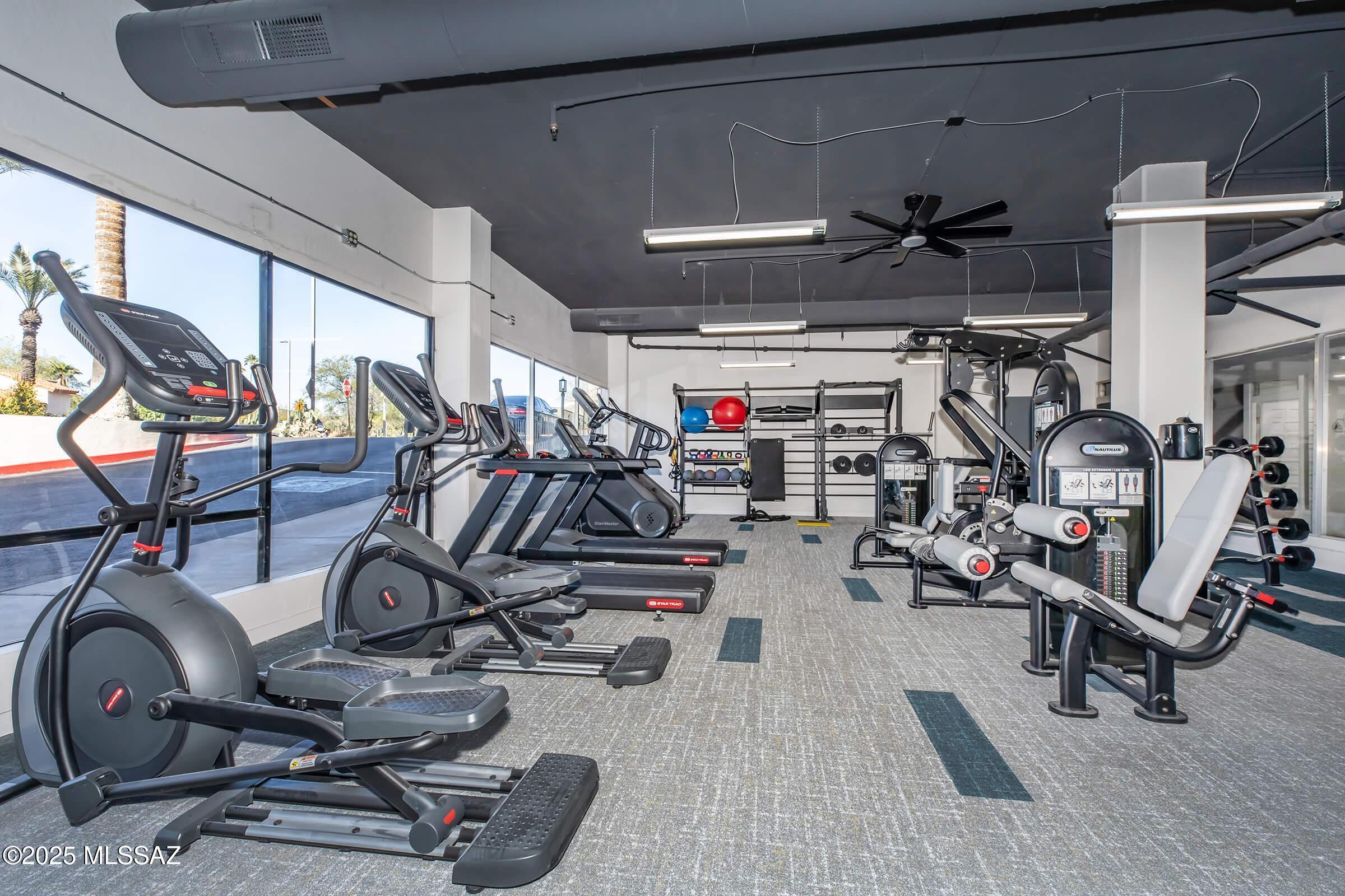 425 W Paseo Redondo 3L