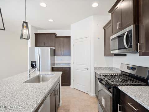 Photo of 7919 S Walnutview Drive, Tucson, AZ 85757 (MLS # 22620090)