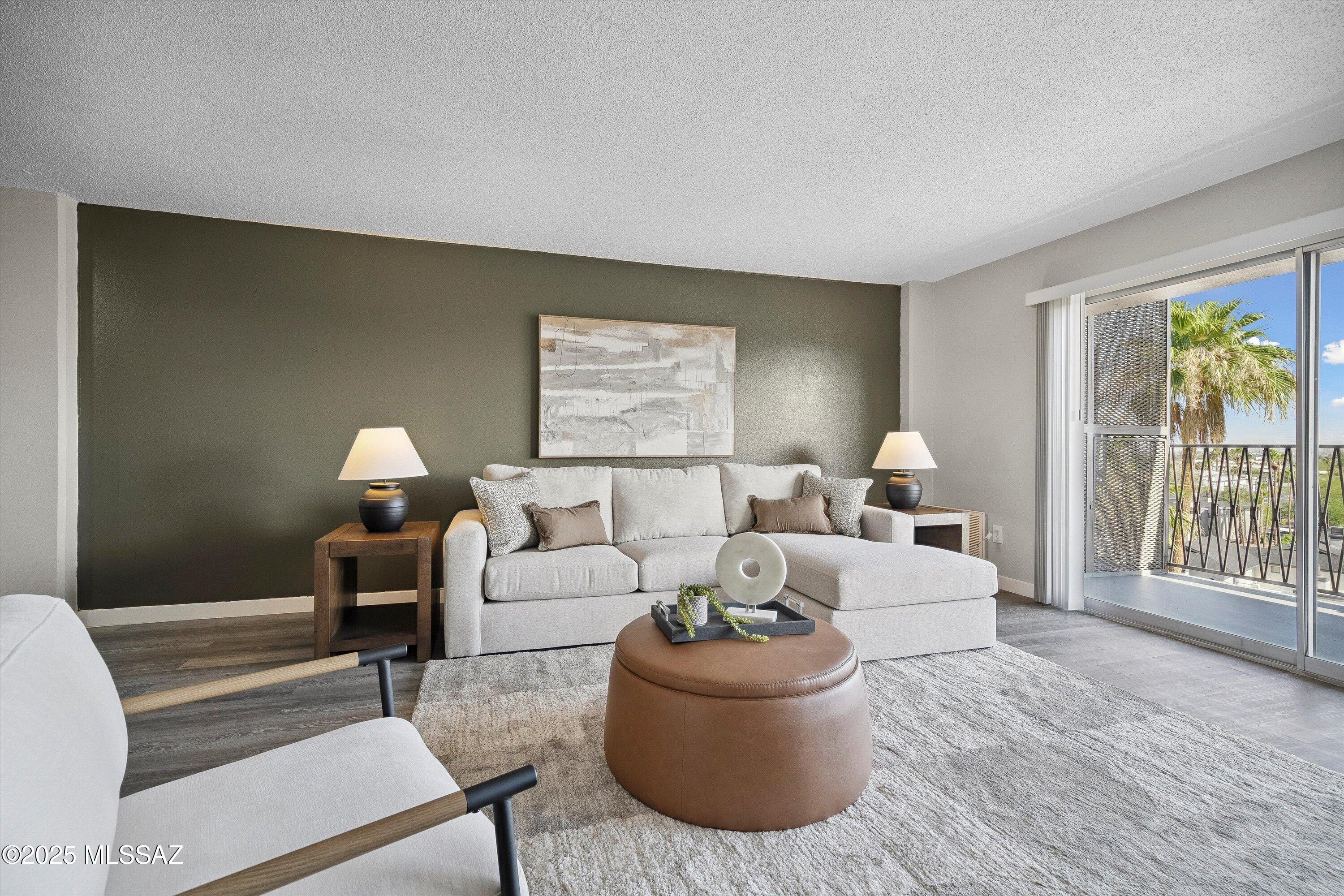 425 W Paseo Redondo Drive 2A