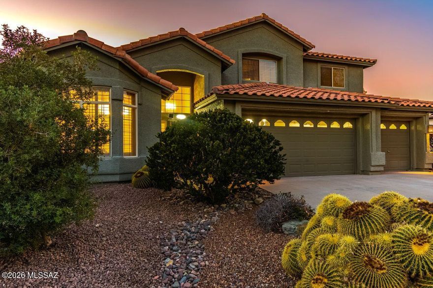 This one-owner, Pulte-built home, 4 bd 2.5 ba, is located in the much-desired neighborhood of
Rancho Vistoso! Just a short walk to Safeway, Starbucks, and local dining. The downstairs Owners Suite features charming bay windows, an ensuite bath w/ walk-in shower and tub, two walk-in closets, and dual vanities. The large kitchen features a center island, abundant cabinetry, and adjoins a breakfast nook. The Great Room has vaulted ceilings, open-space living, a wall of windows letting in natural light, and a gas hearth fireplace. Perfect for entertaining w/both a formal dining and living area. Upstairs has 3 oversized bedrooms, a full bath w/ dual sinks, a bonus room ideal for Office/Den/Game Room, or 5th bedroom. Thoughtfully designed dual HVAC systems for each floor. 3-car garage.
