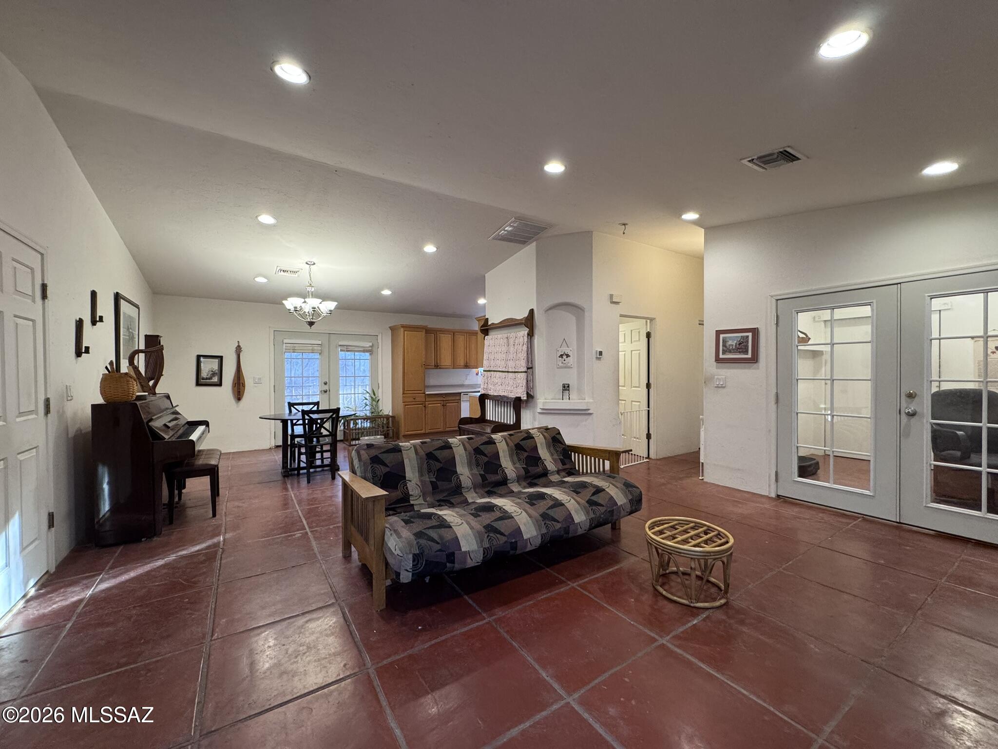 1821 N Westridge Avenue