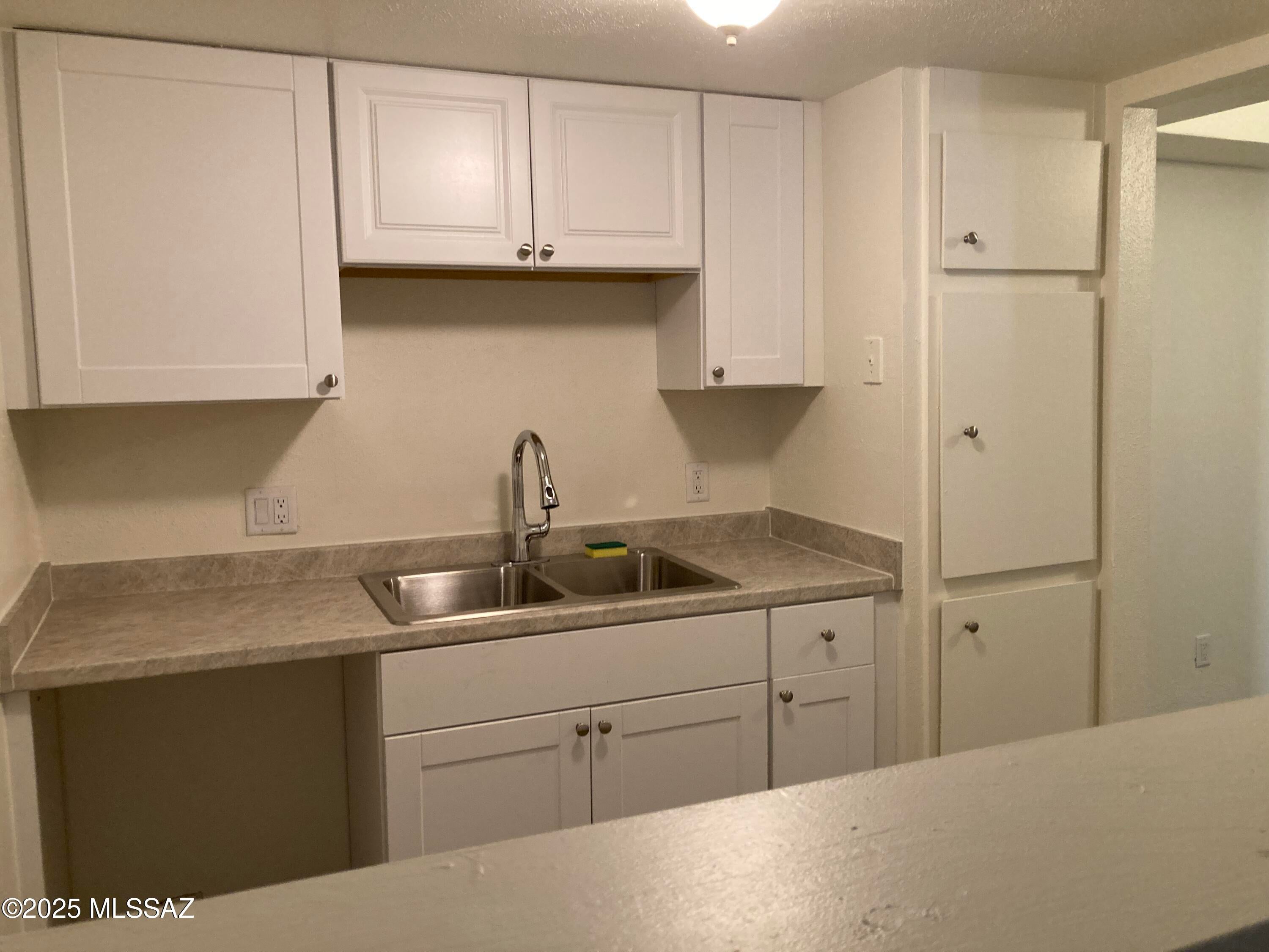 1620 N Wilmot Road E144
