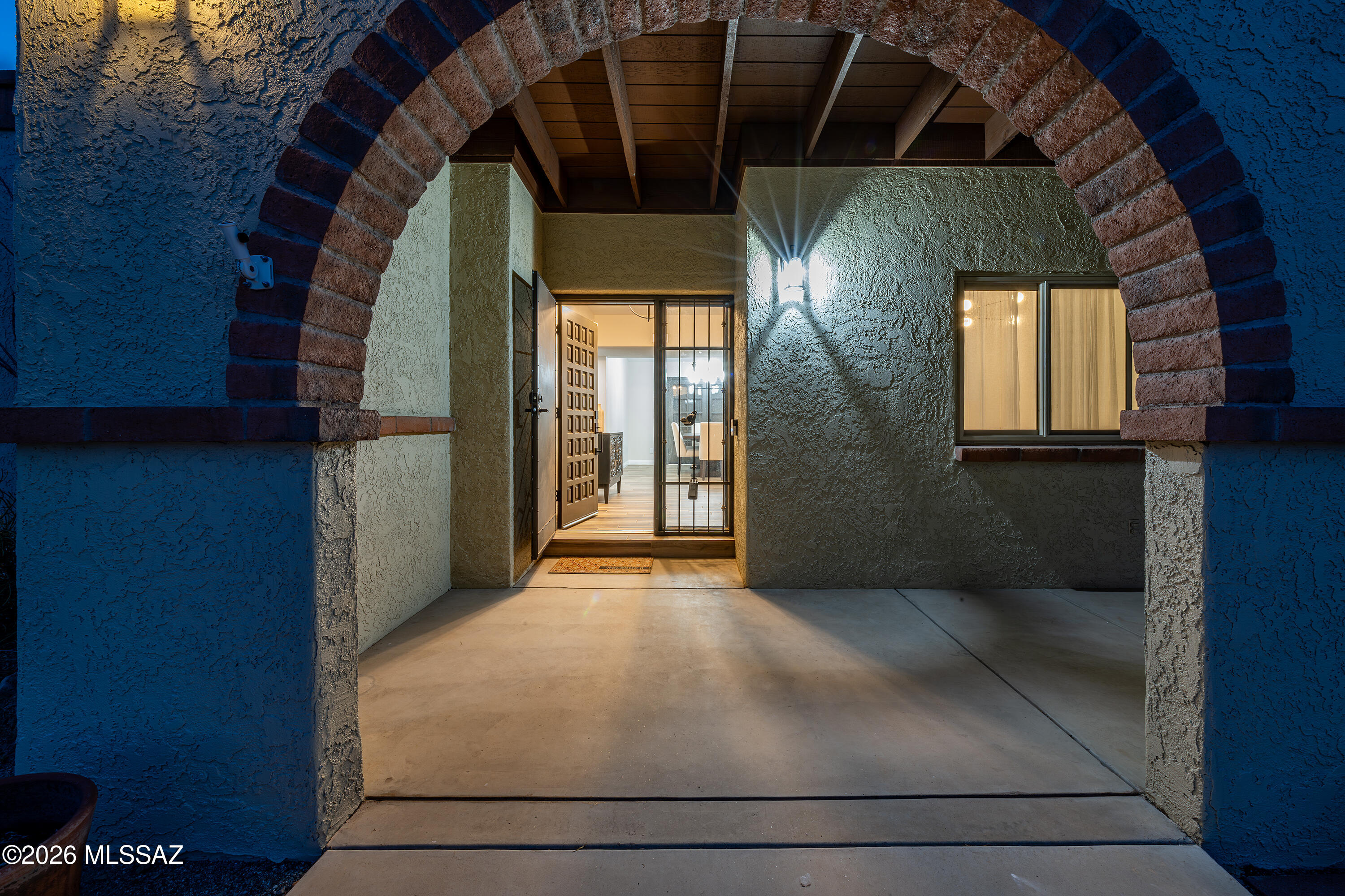 6829 N Broom Tail Drive