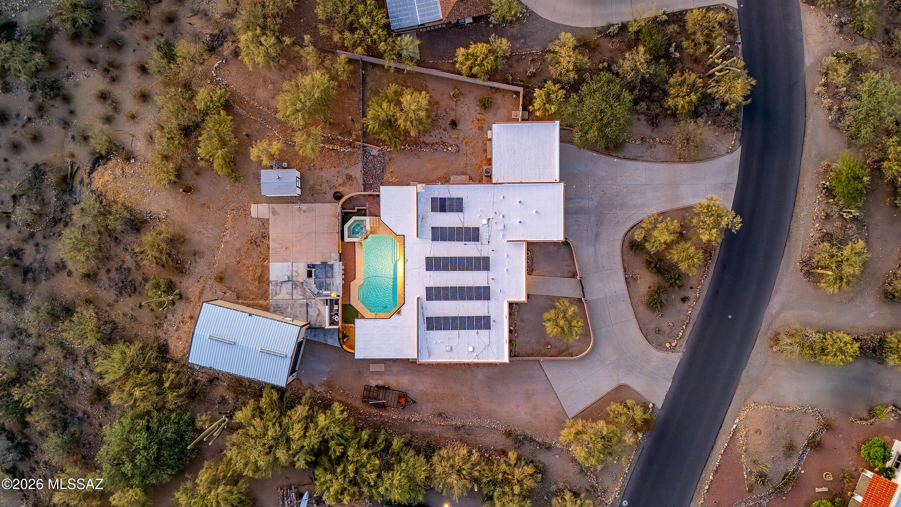 6829 N Broom Tail Drive