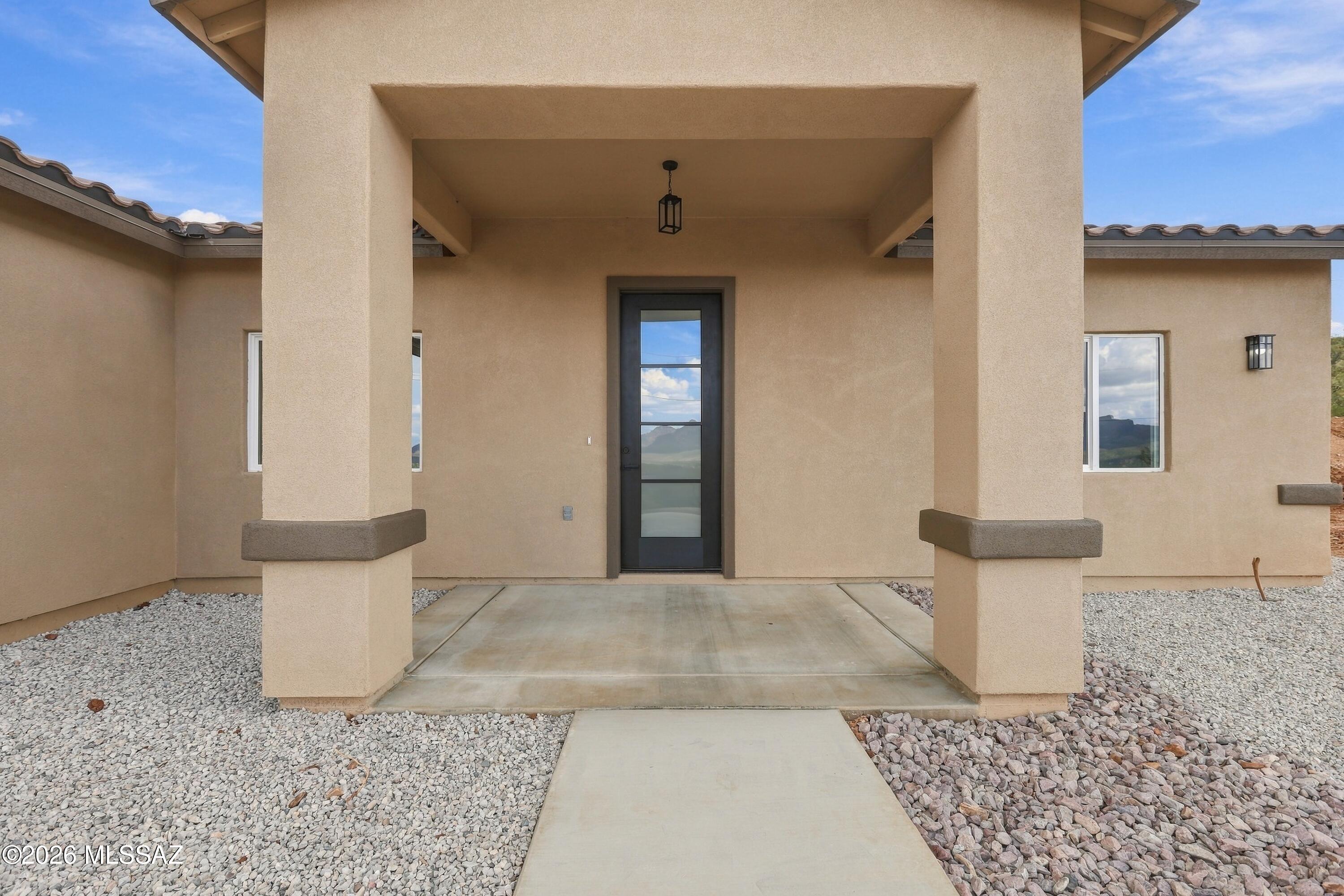 1635 Avenida Calamar