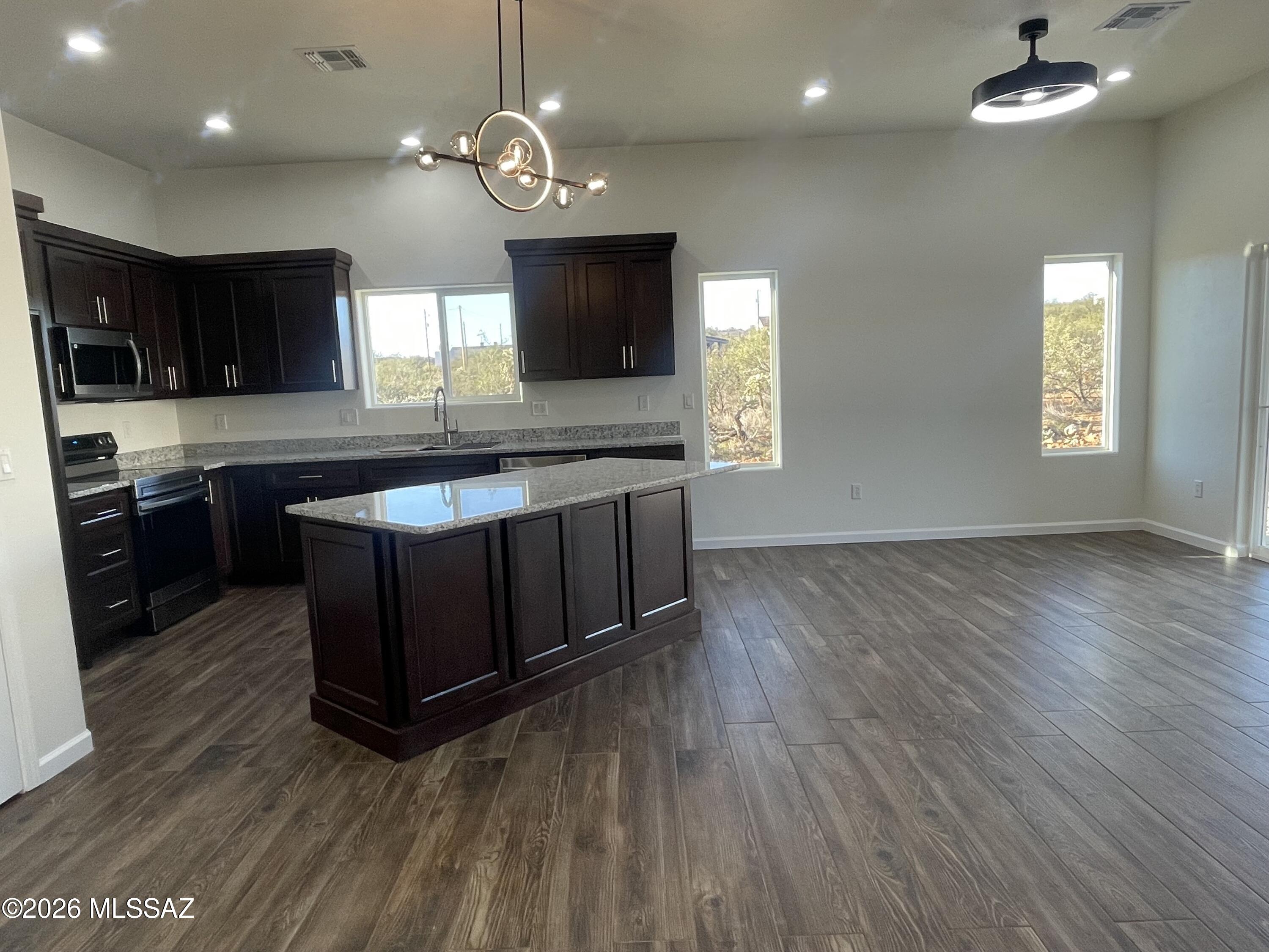 1825 Via Nueva Zelandia