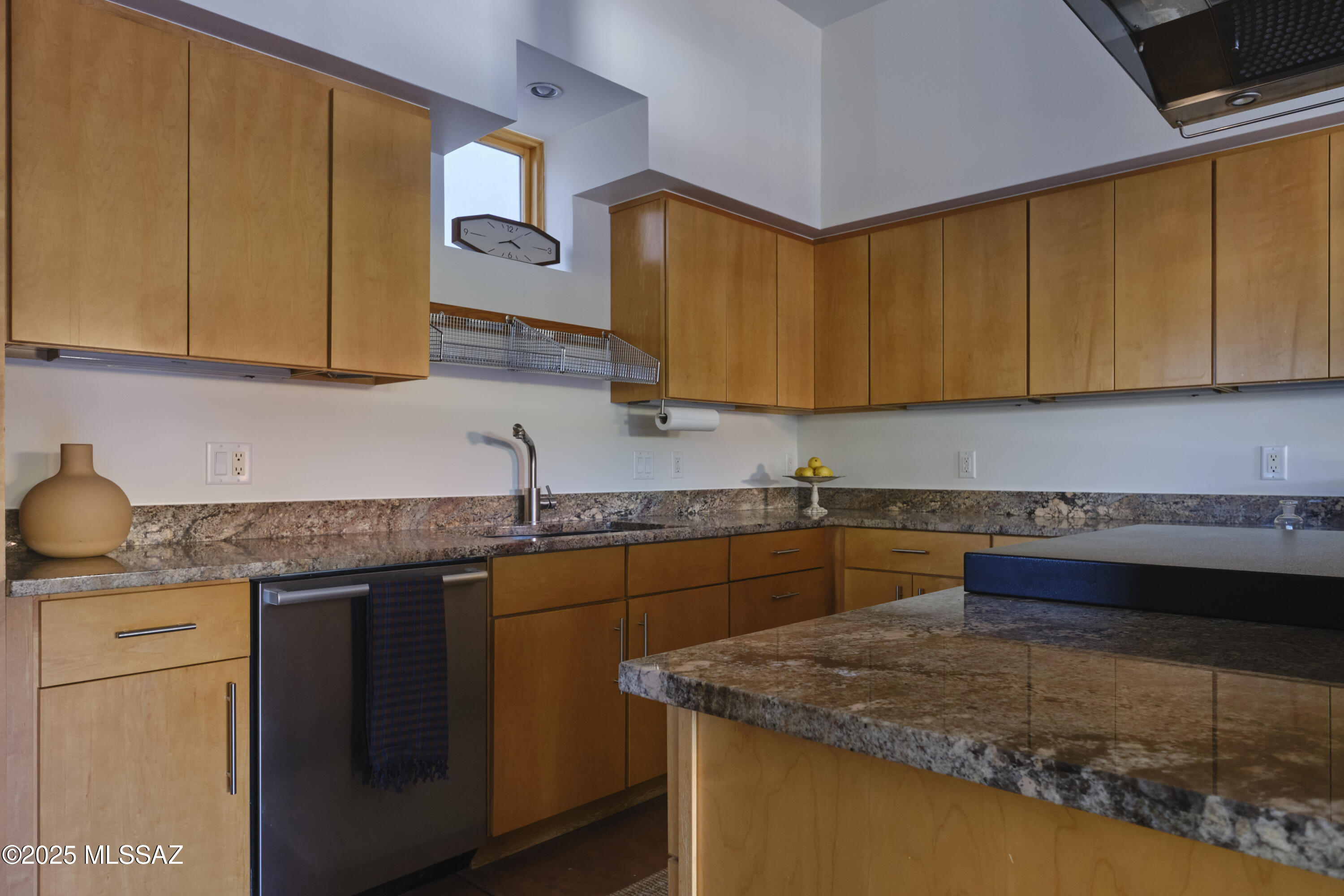 898 W Calle De Los Higos