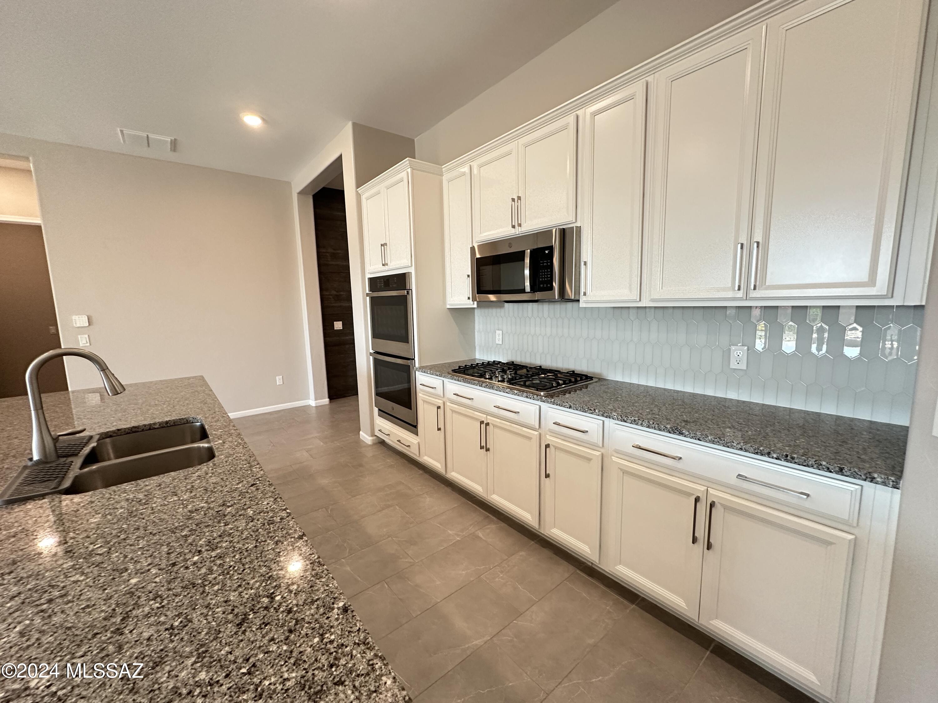 Gladden Farms BLK 30 - Residential Lease