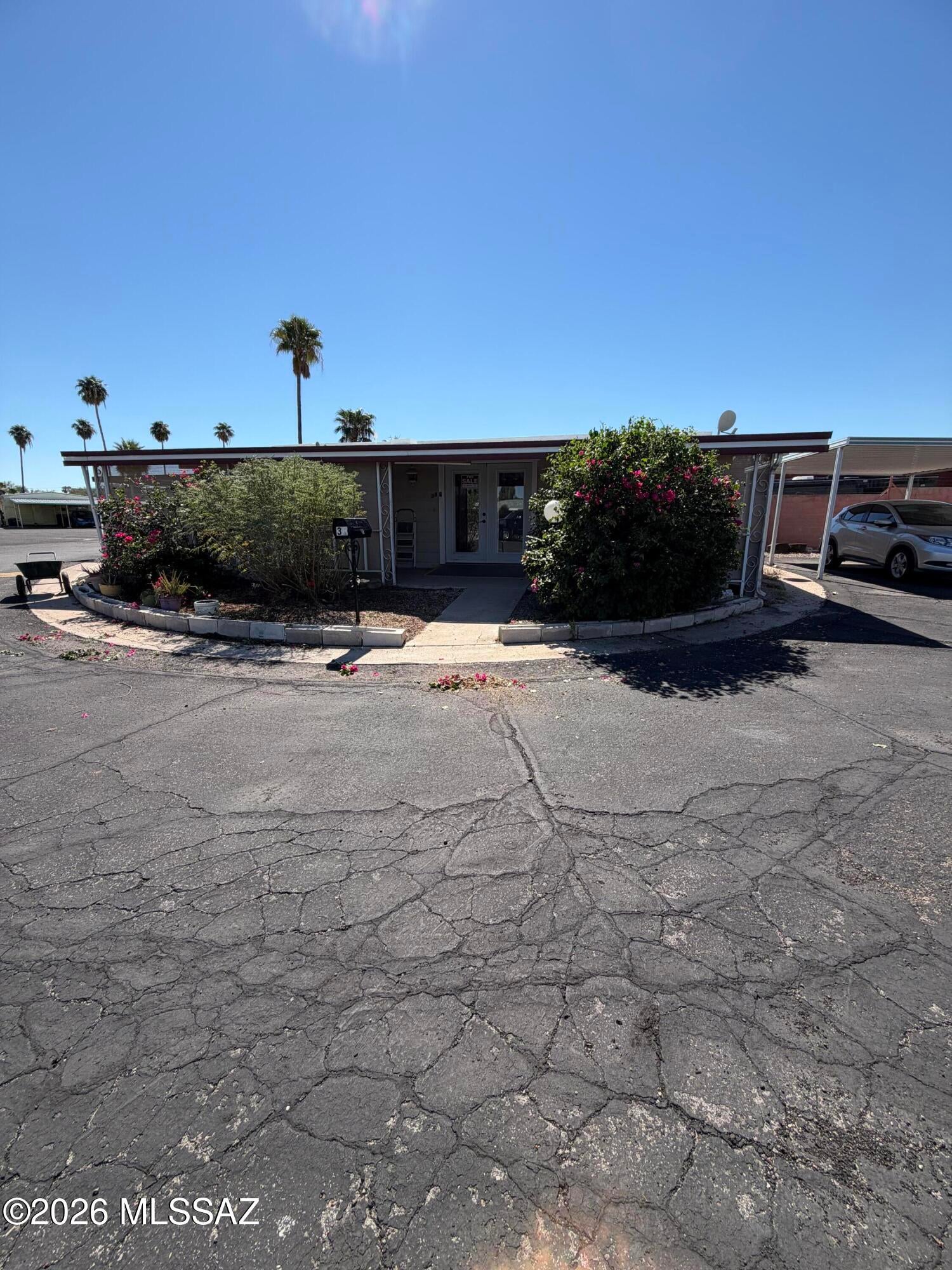 1202 W Miracle Mile 38