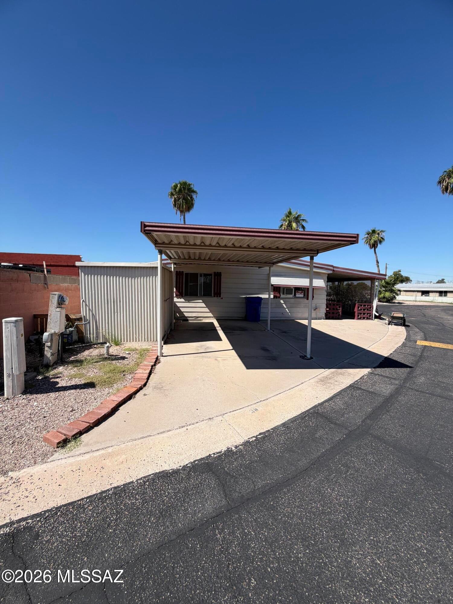 1202 W Miracle Mile 38