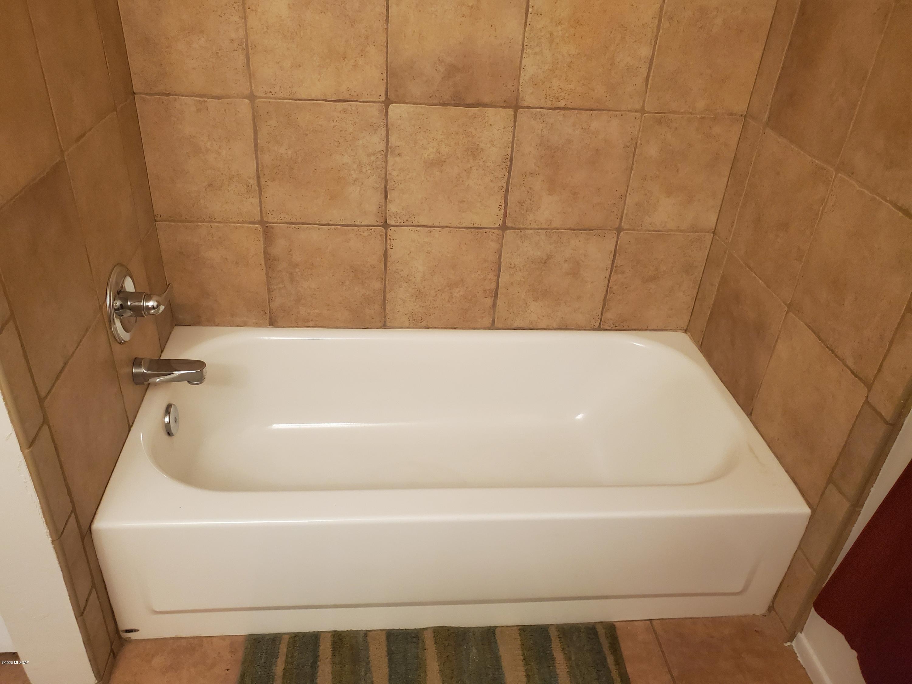 Columbus Park Condominiums (1-60) - Residential Lease