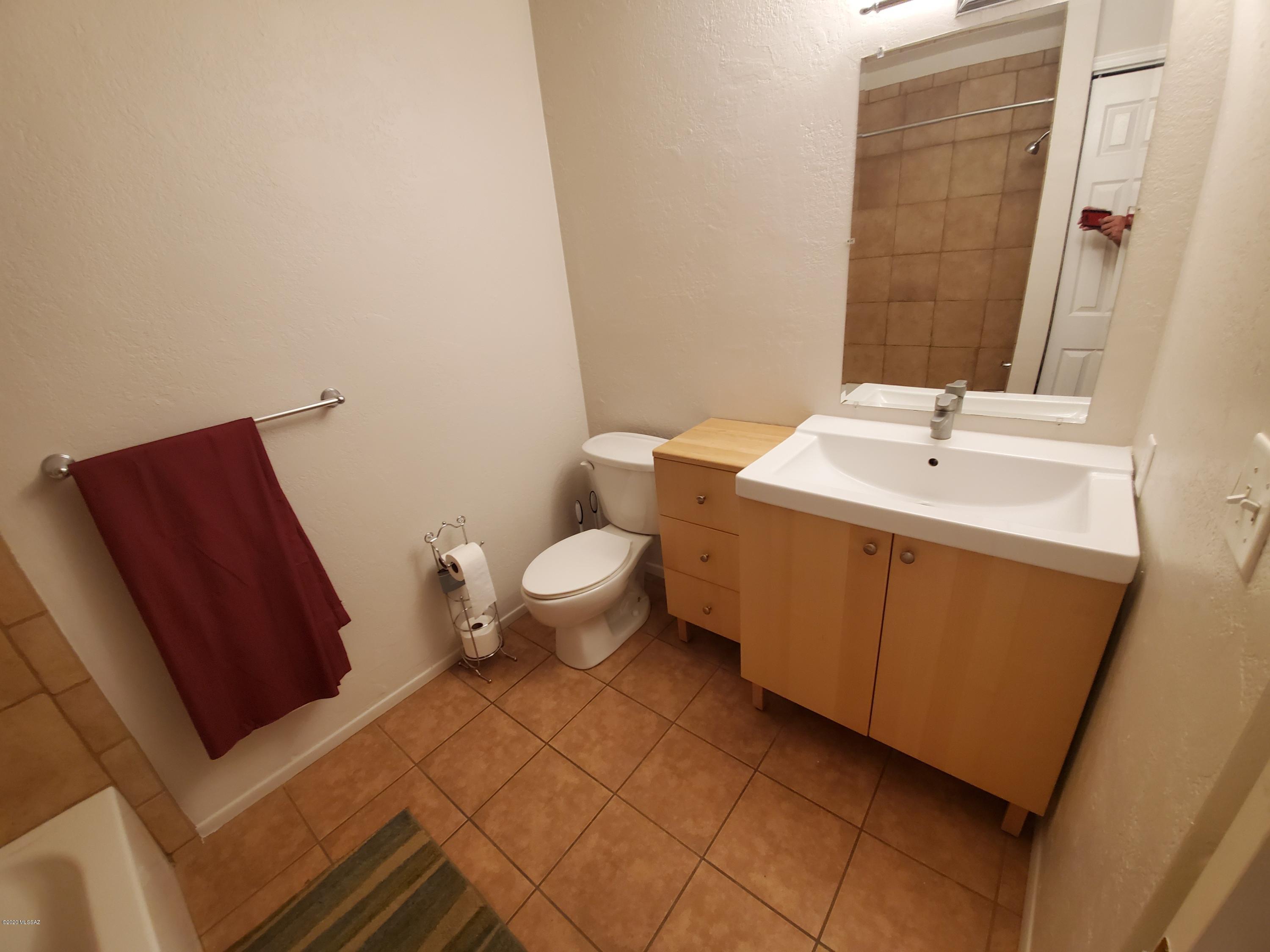Columbus Park Condominiums (1-60) - Residential Lease
