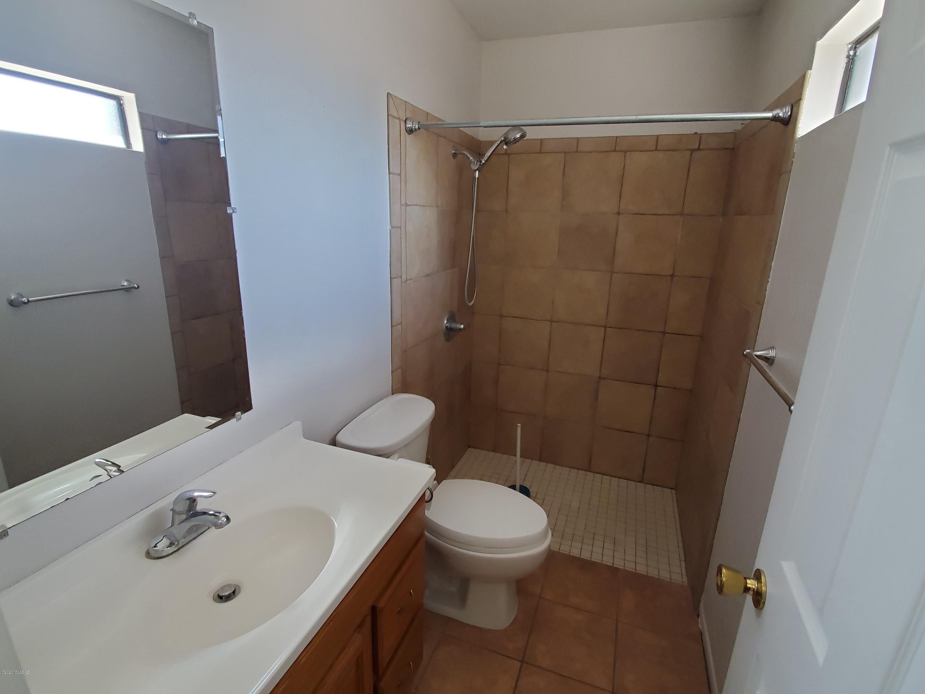 Columbus Park Condominiums (1-60) - Residential Lease