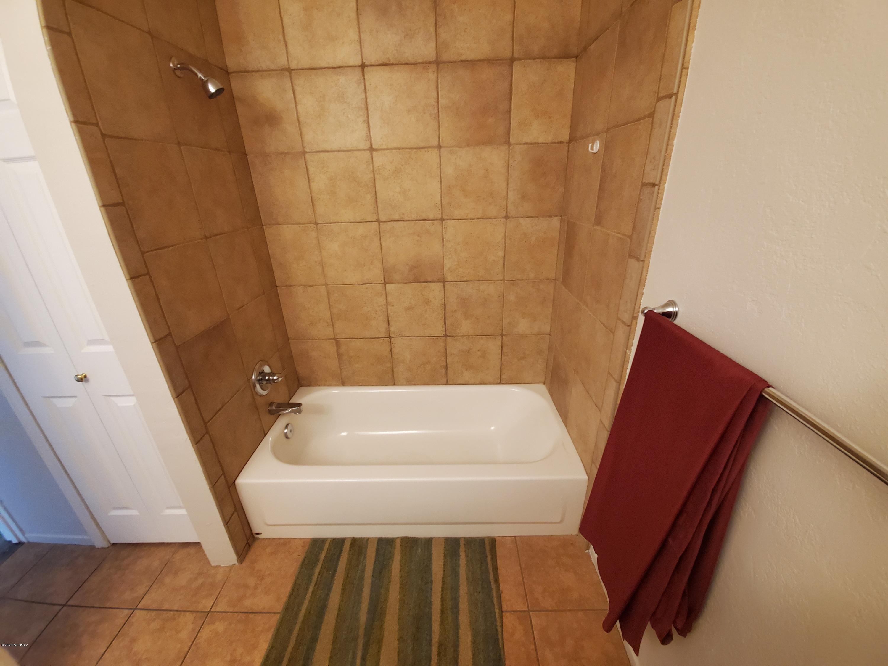Columbus Park Condominiums (1-60) - Residential Lease