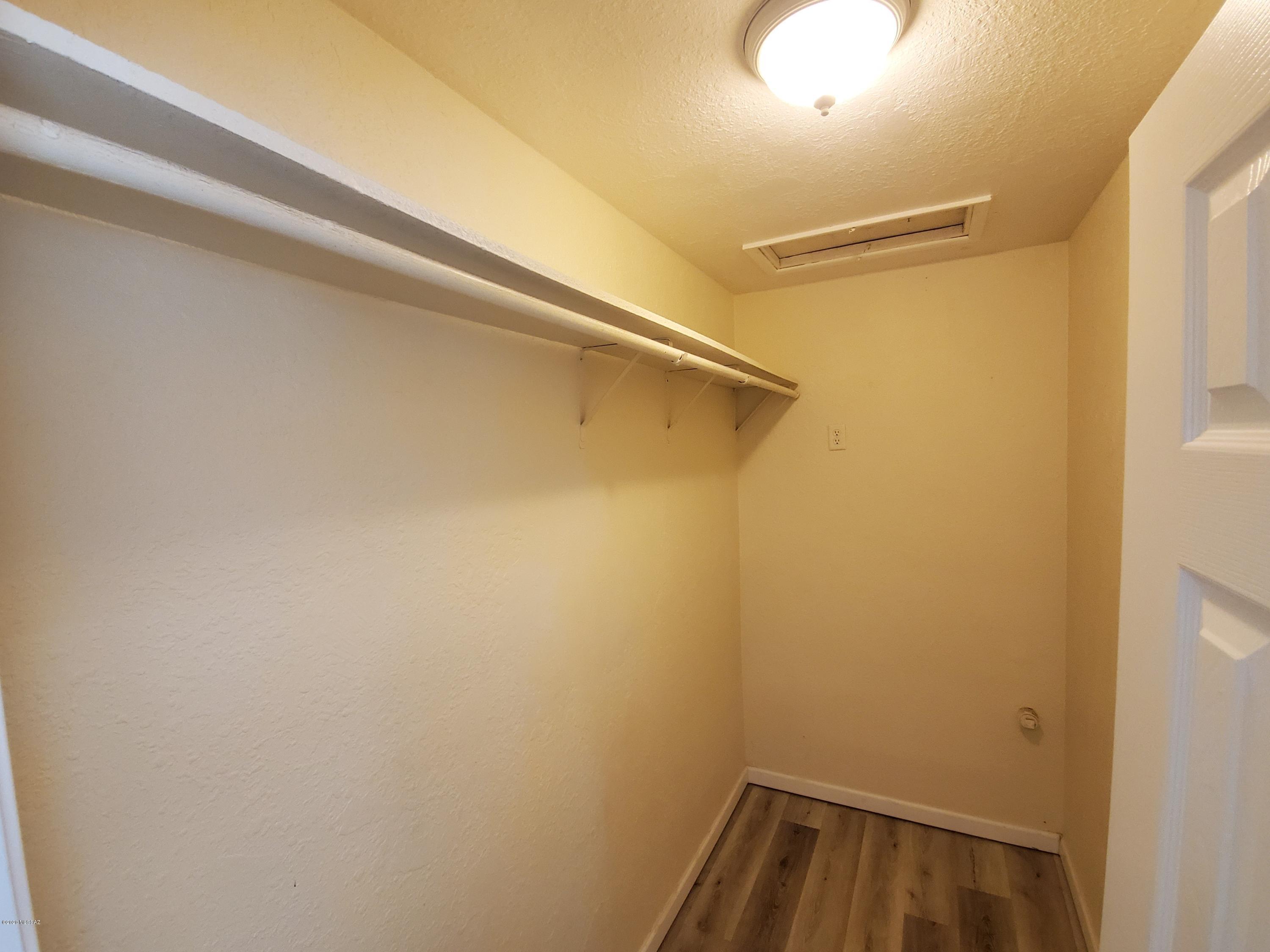 Columbus Park Condominiums (1-60) - Residential Lease