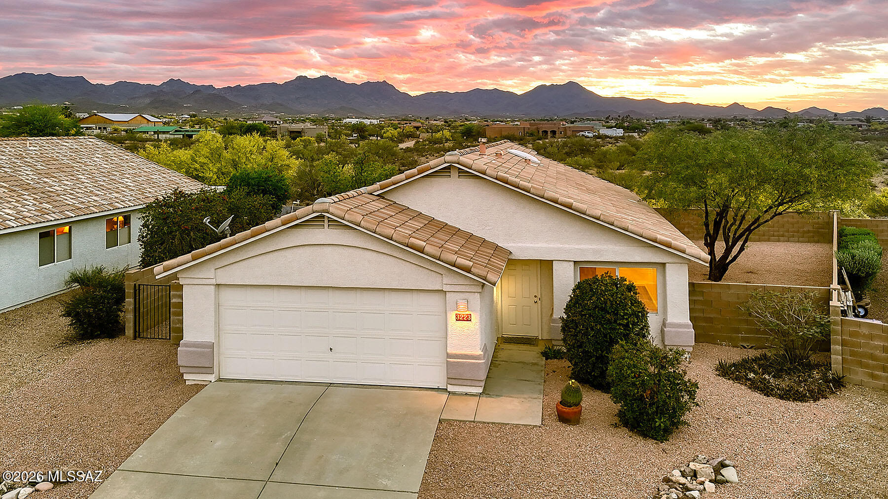 3223 W Placita Del Comienzo