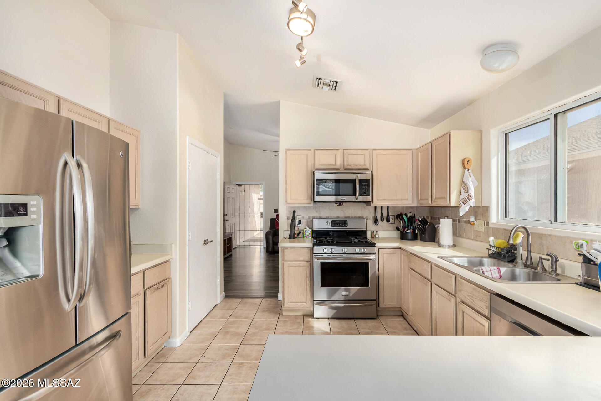 Elliott Homes At Rita Ranch (1-521) - Residential