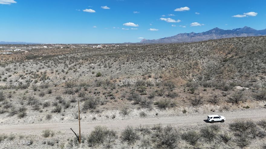 High up views!  Short amount of dirt road.