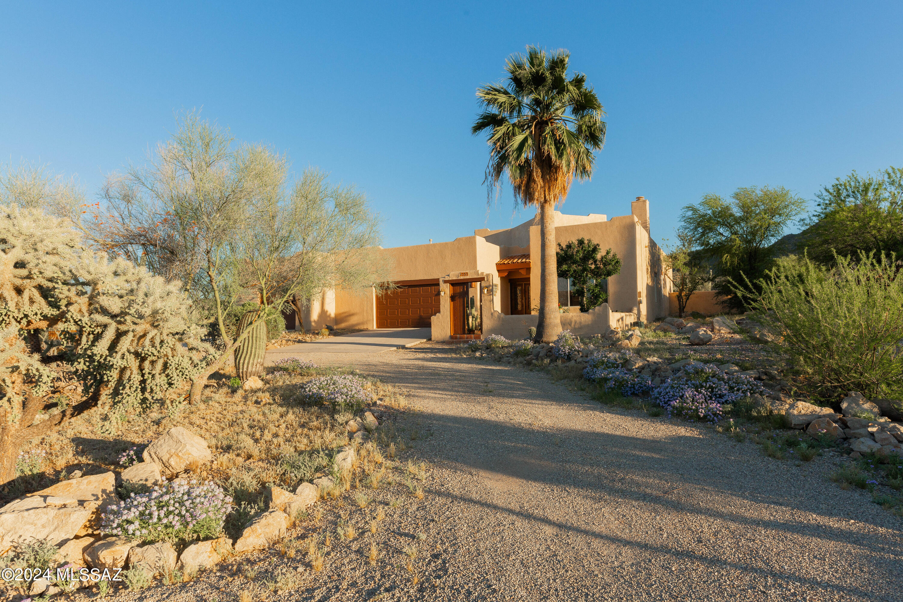 1332 N Dusty Hollow Court