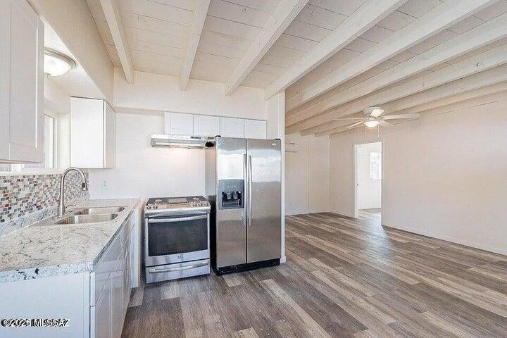 221 E Jacinto Street