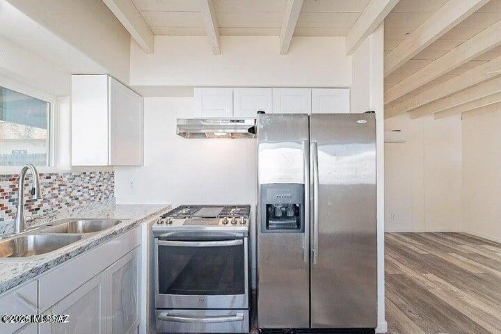221 E Jacinto Street
