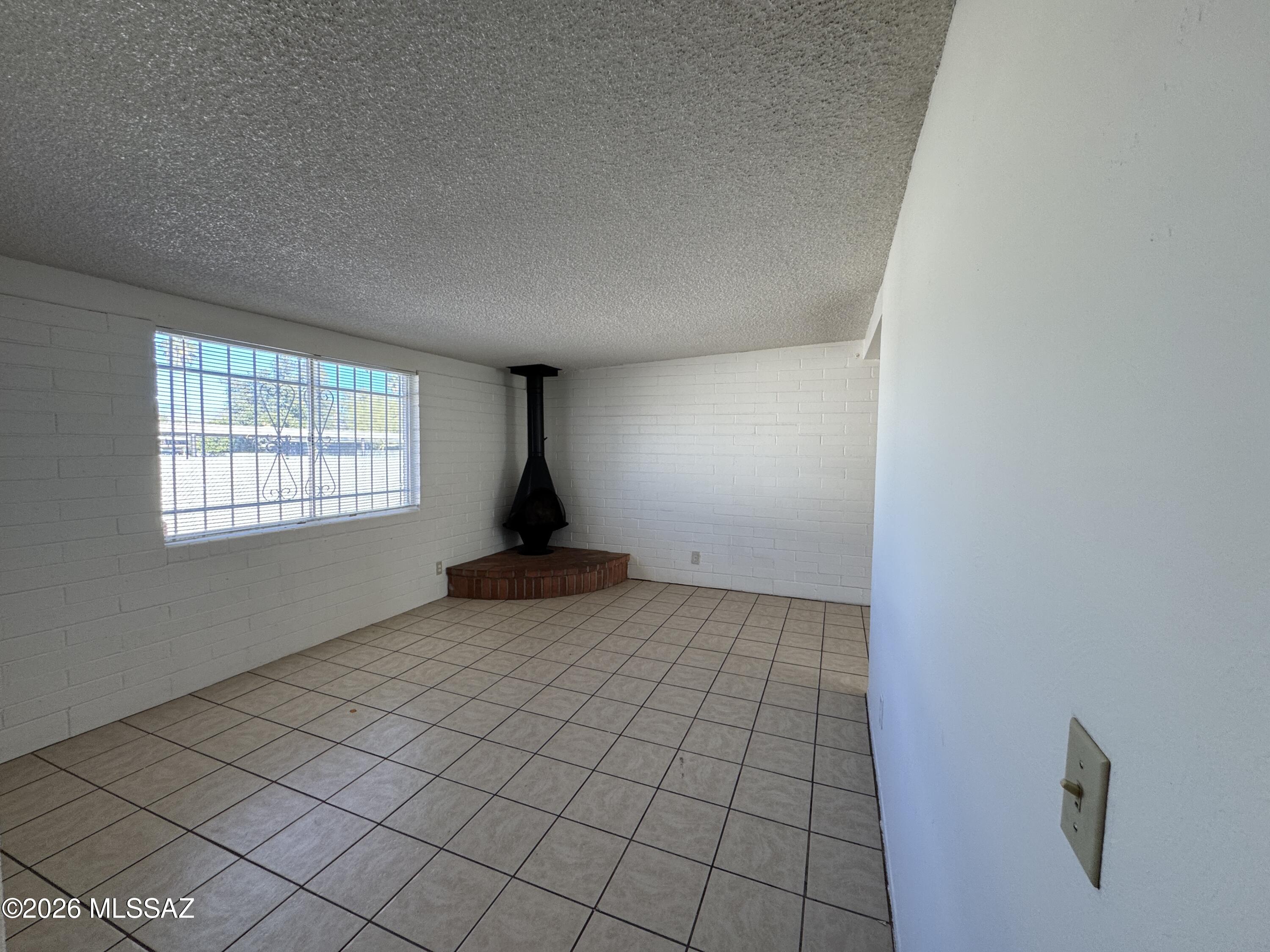 Palm Grove Clusters (186-349, 543) - Residential Lease