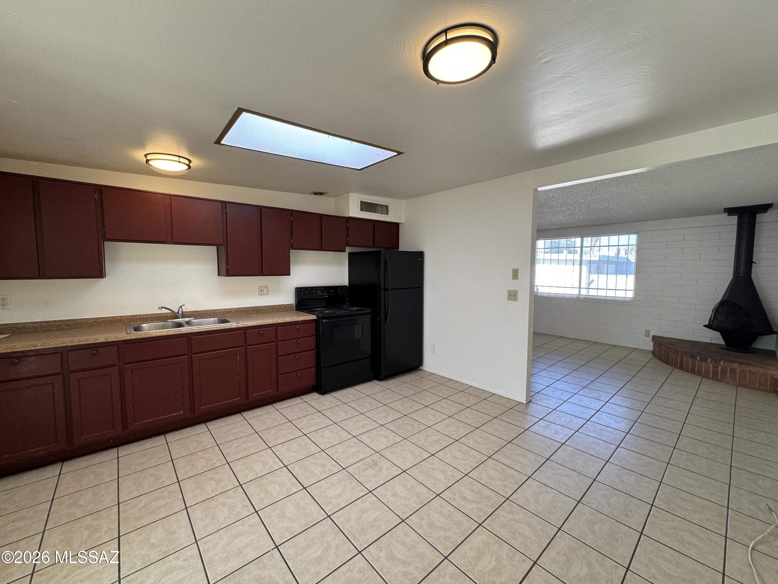 Palm Grove Clusters (186-349, 543) - Residential Lease