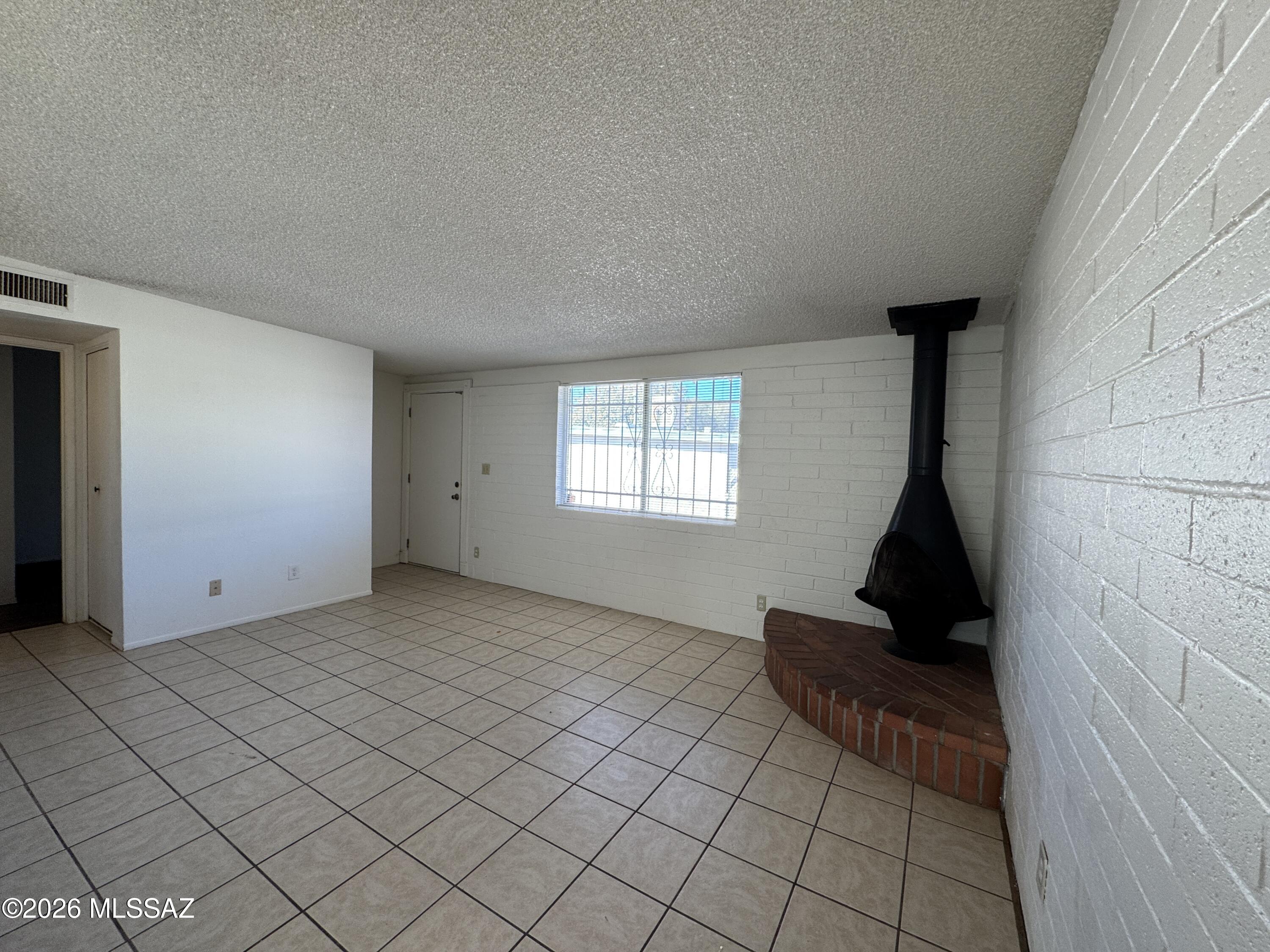 Palm Grove Clusters (186-349, 543) - Residential Lease