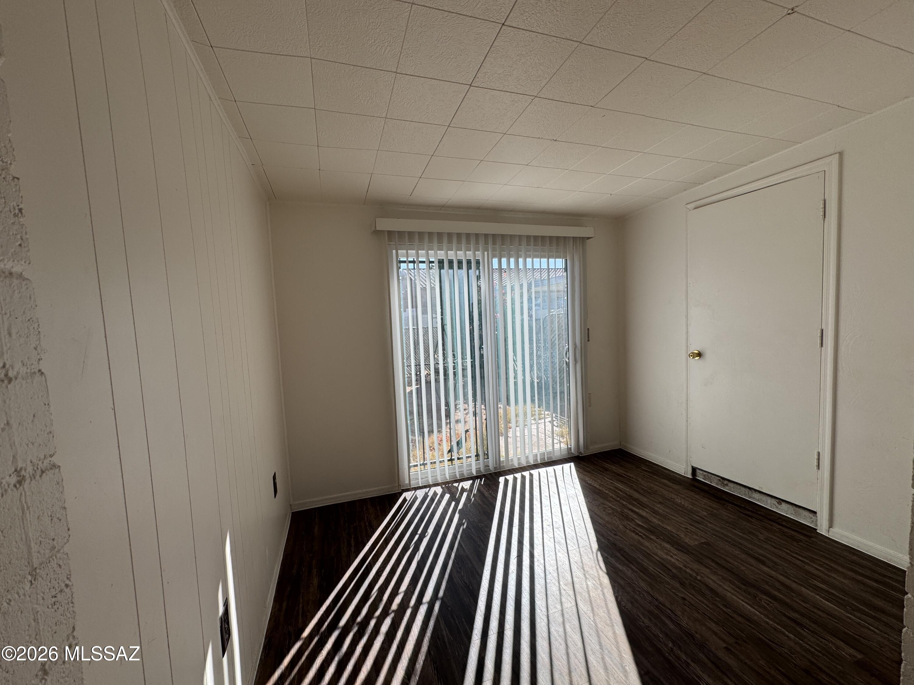 Palm Grove Clusters (186-349, 543) - Residential Lease