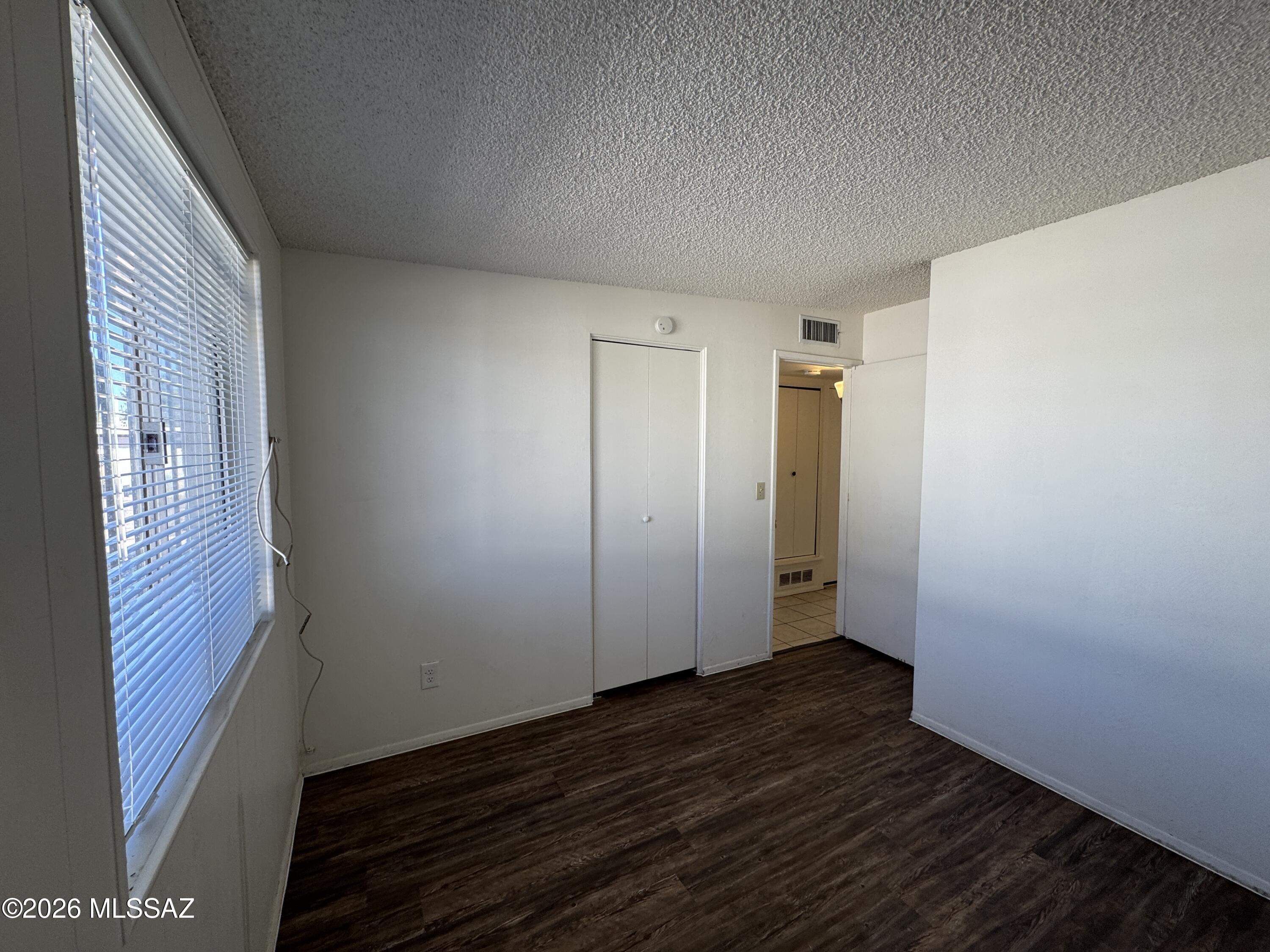 Palm Grove Clusters (186-349, 543) - Residential Lease
