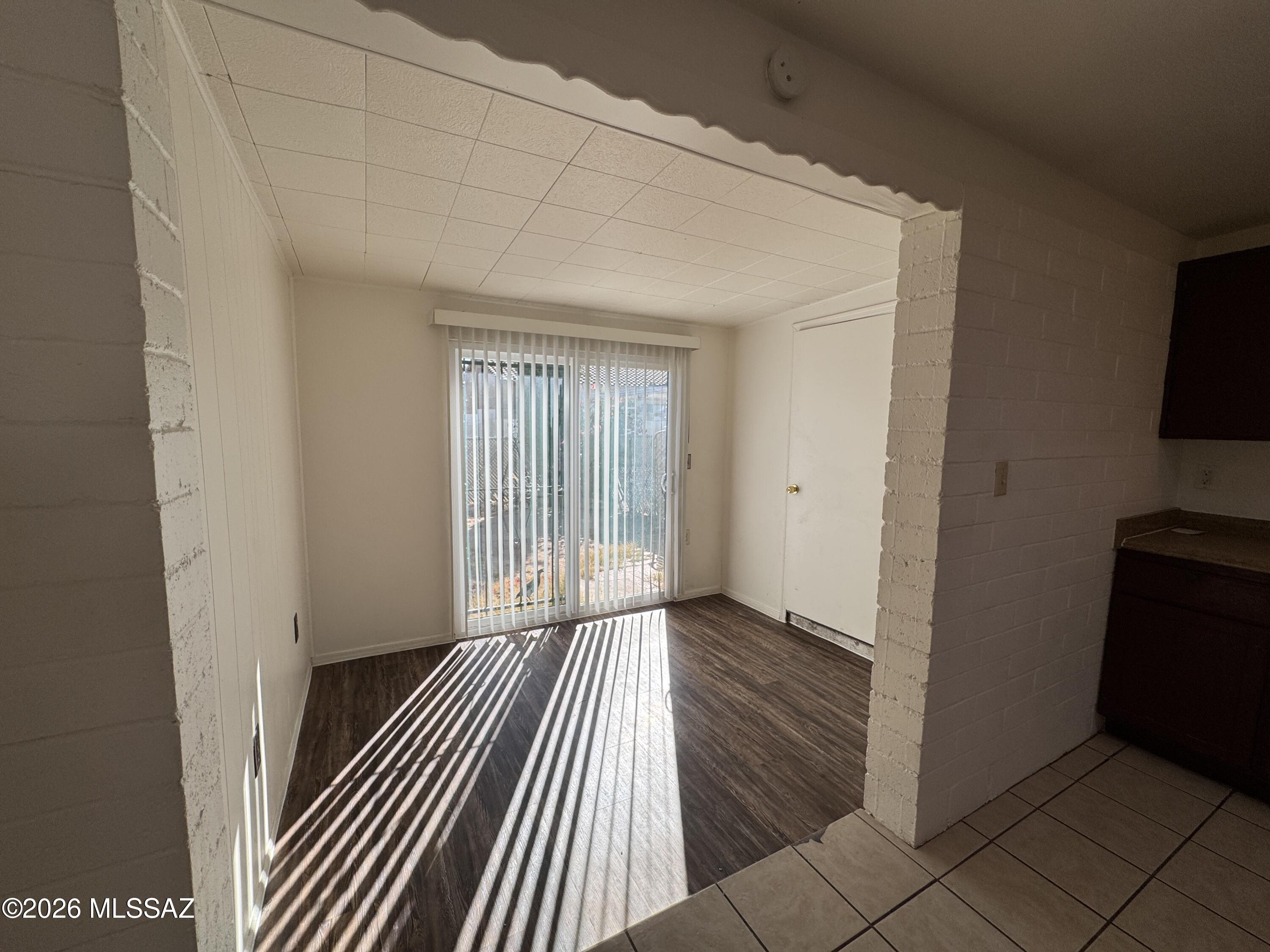 Palm Grove Clusters (186-349, 543) - Residential Lease
