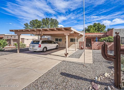 1044 N Paseo Iris Green Valley AZ 85614