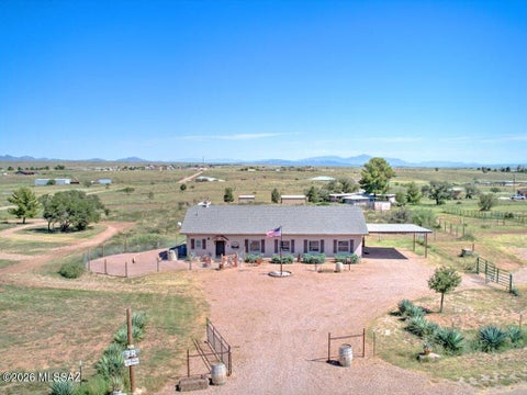 Photo of 105 Los Encinos Road, Sonoita, AZ 85637 (MLS # 22621323)