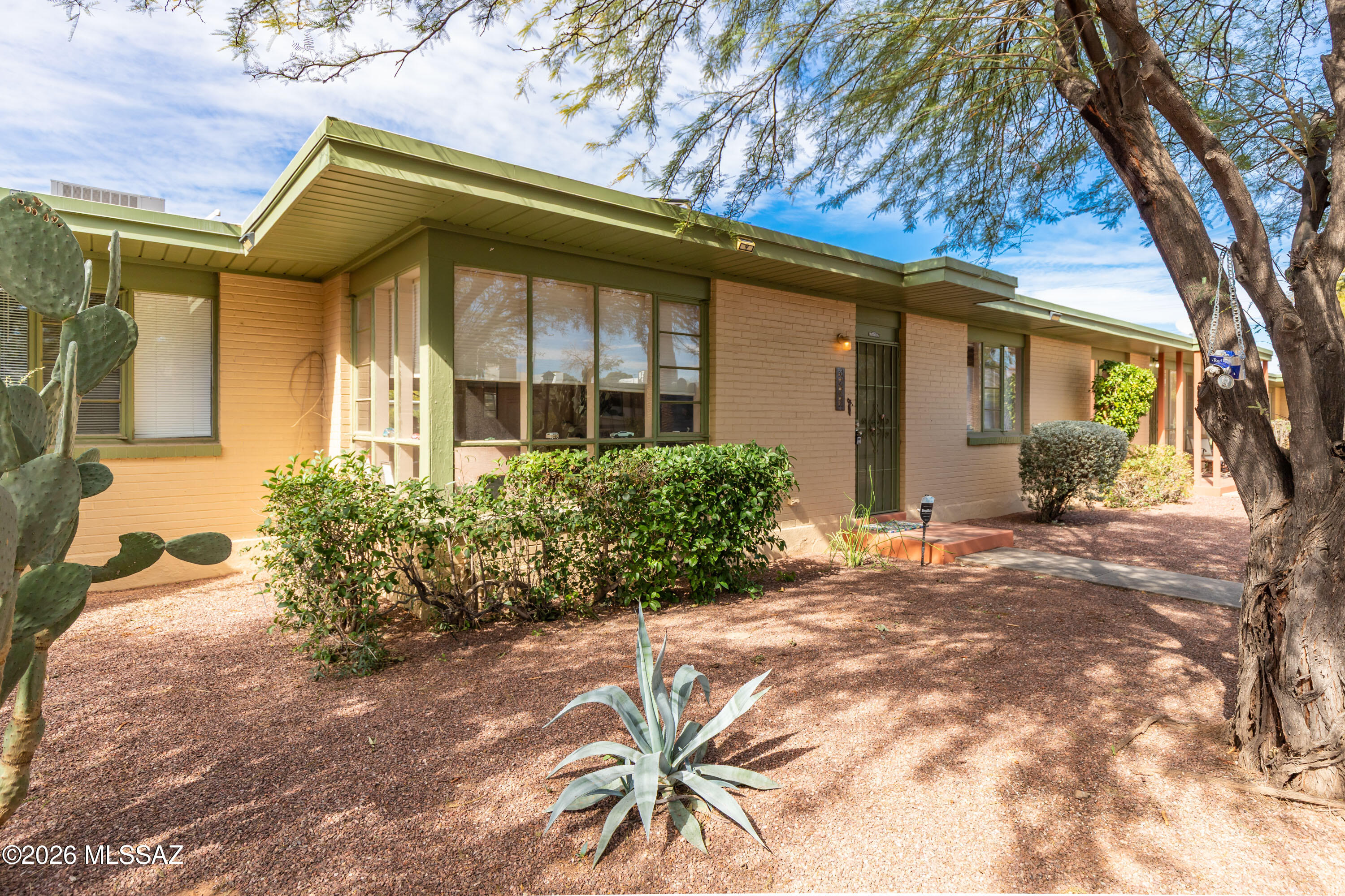 Country Club Manor Condos (1-51) - Residential