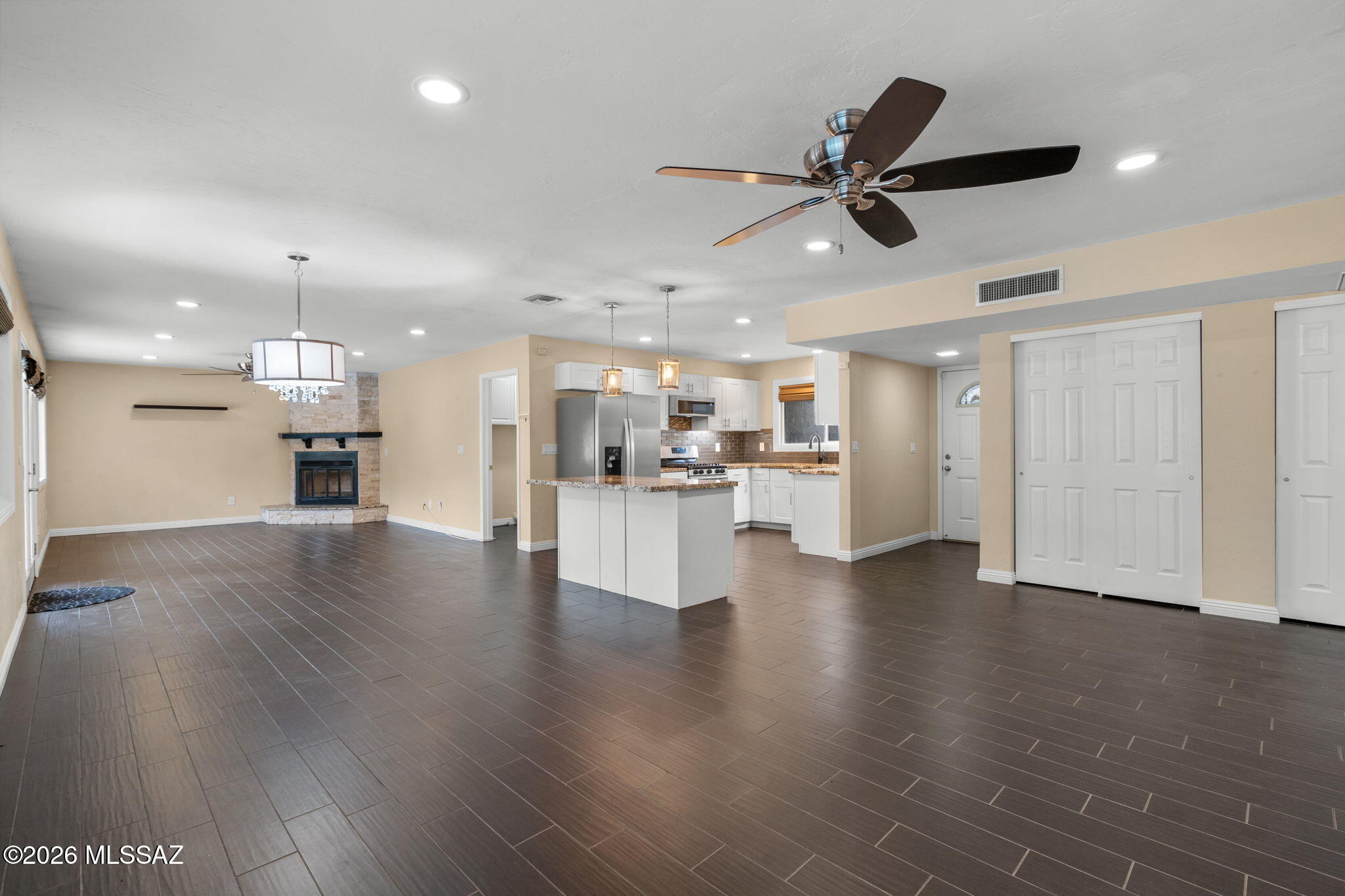 2961 N Río Verde Drive