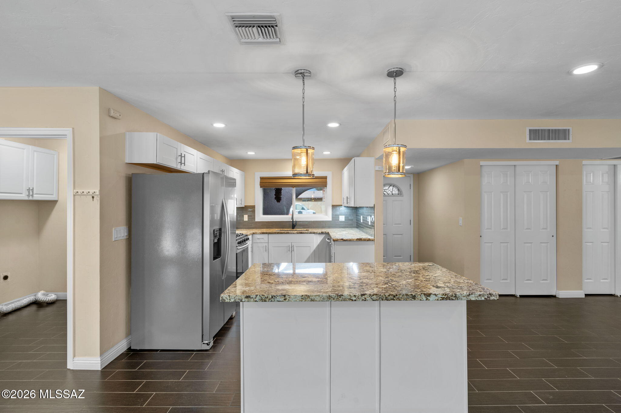 2961 N Río Verde Drive