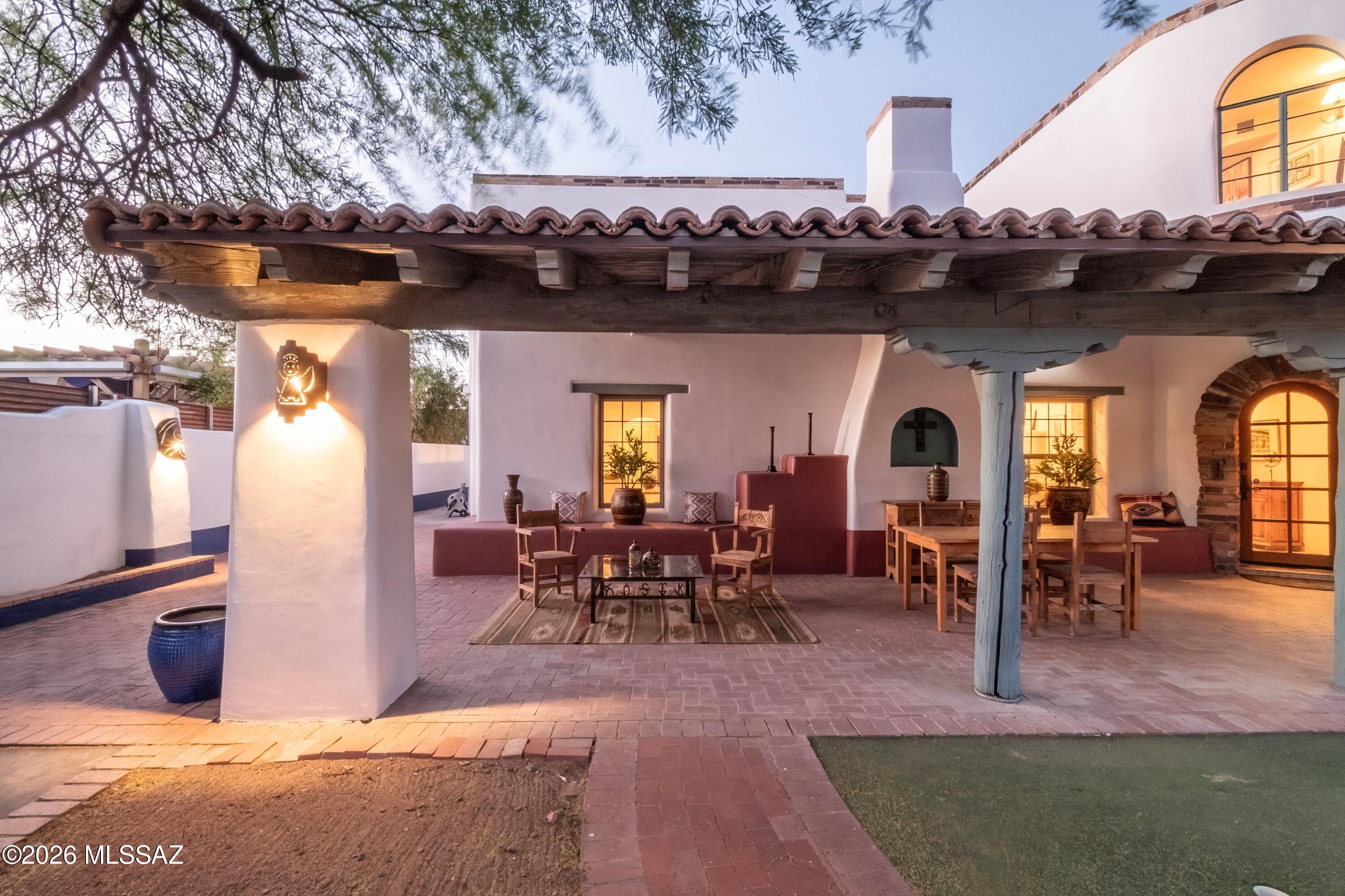 1125 E Seneca Street