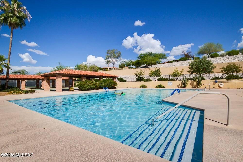1915 W Hickory Hollow Lane