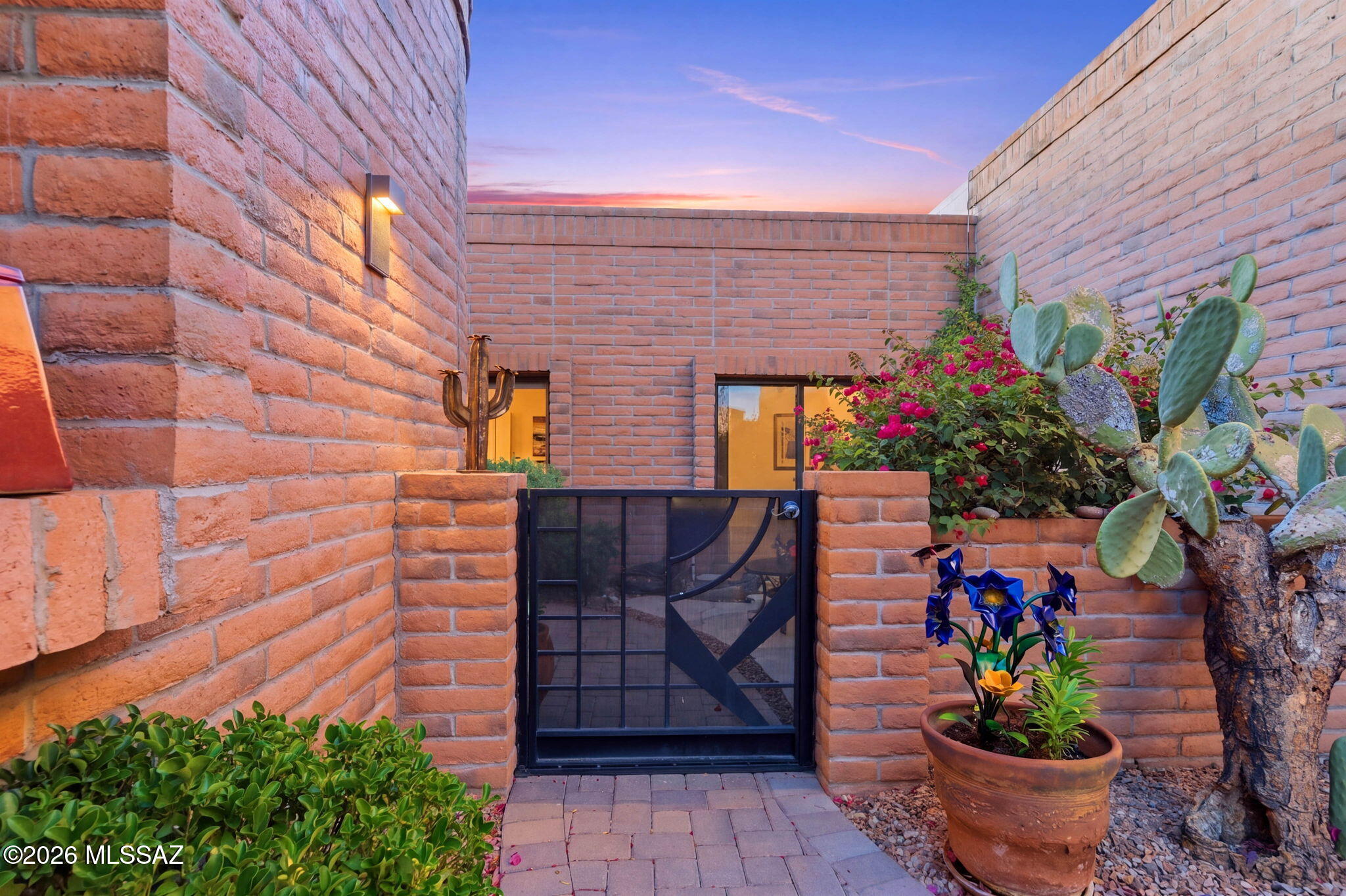 1915 W Hickory Hollow Lane