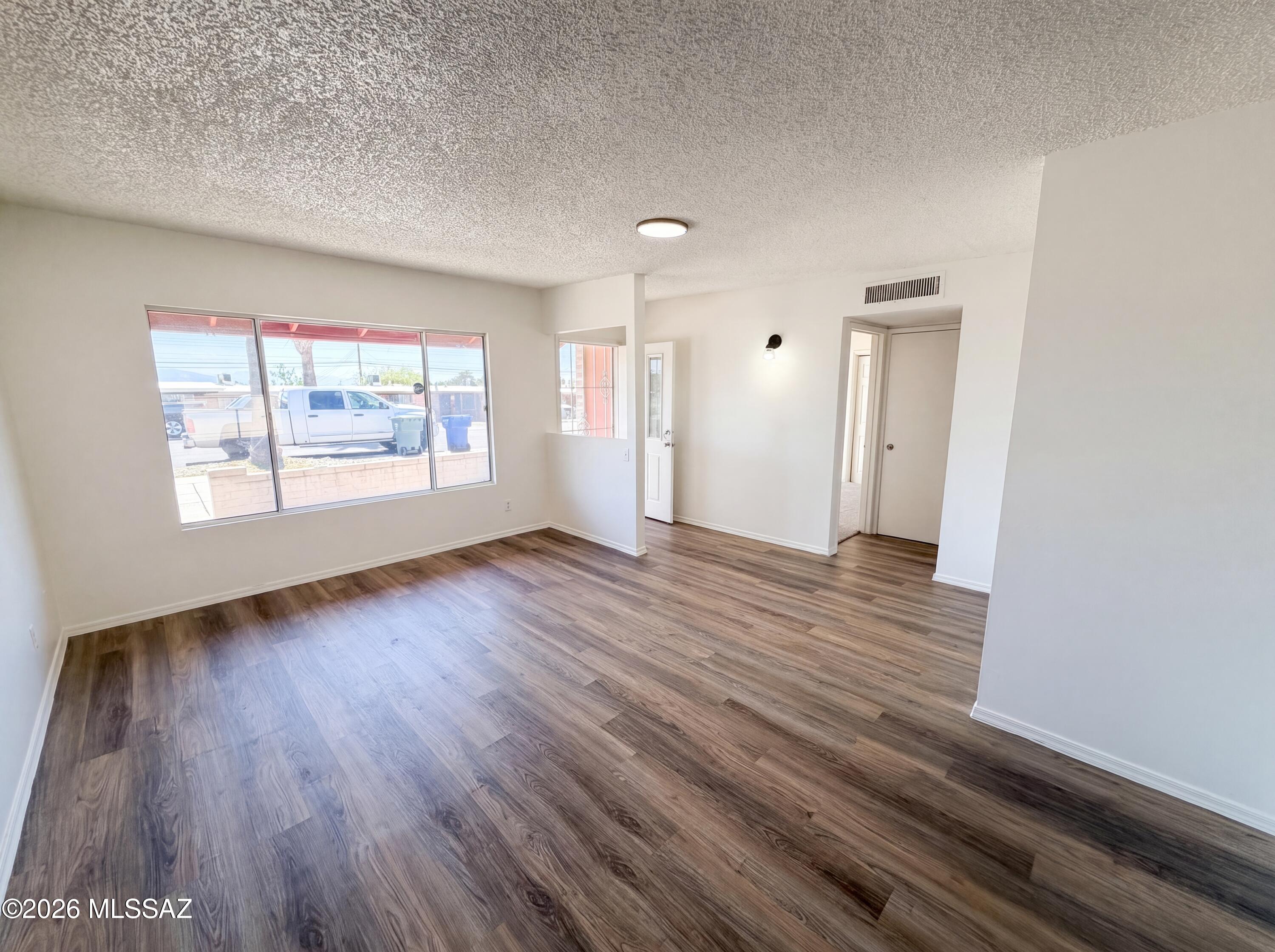 2704 S Lands End Road