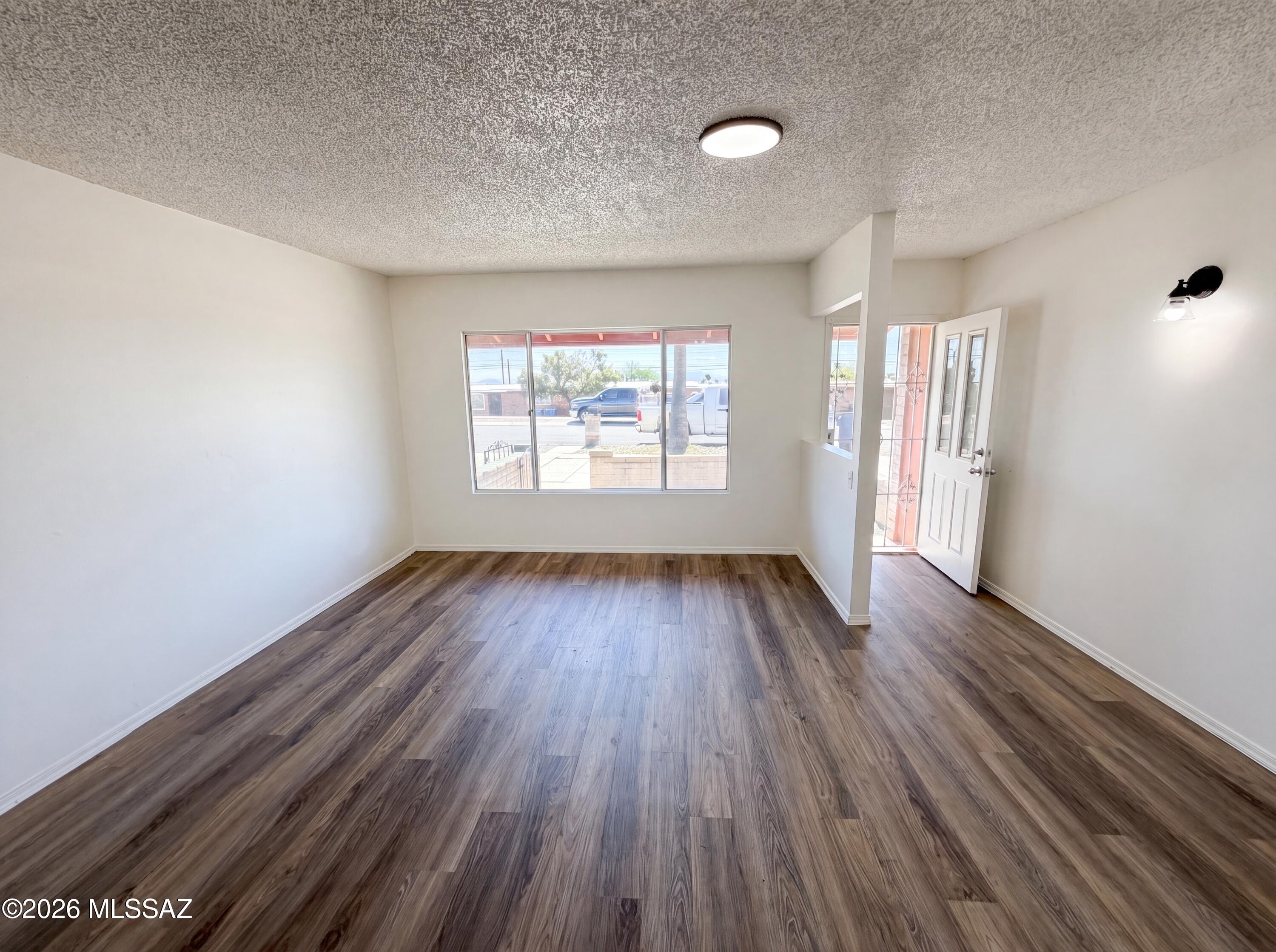 2704 S Lands End Road