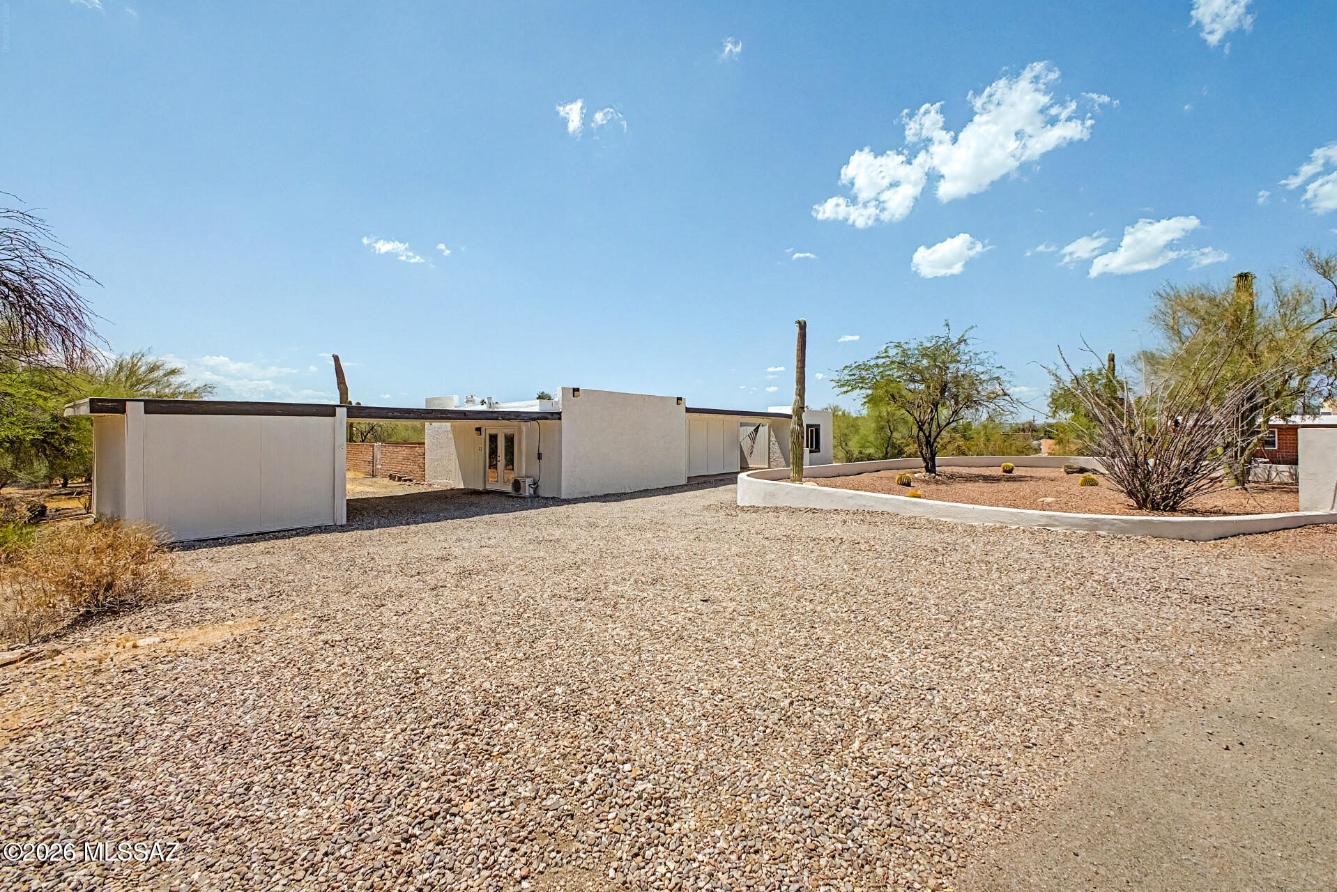 1341 W Chapala Court