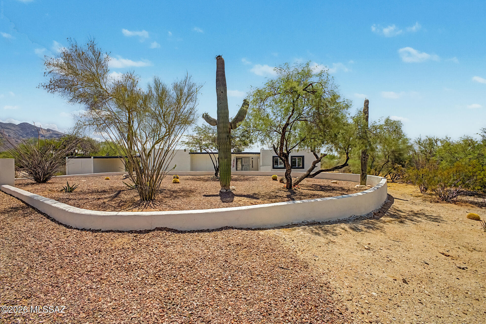 1341 W Chapala Court