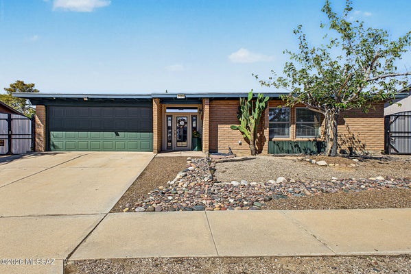 3380 W BLACKSILL DR, TUCSON, AZ 85741 - Image 0792468c4d4c3f4e929c1e1eddbbc5d6/3255263627