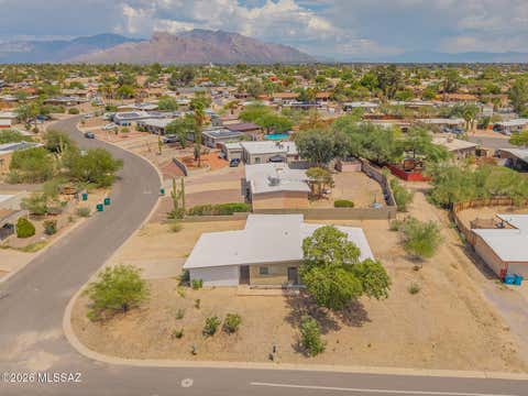 Photo of 7460 N Oldfather Drive, Tucson, AZ 85741 (MLS # 22620474)