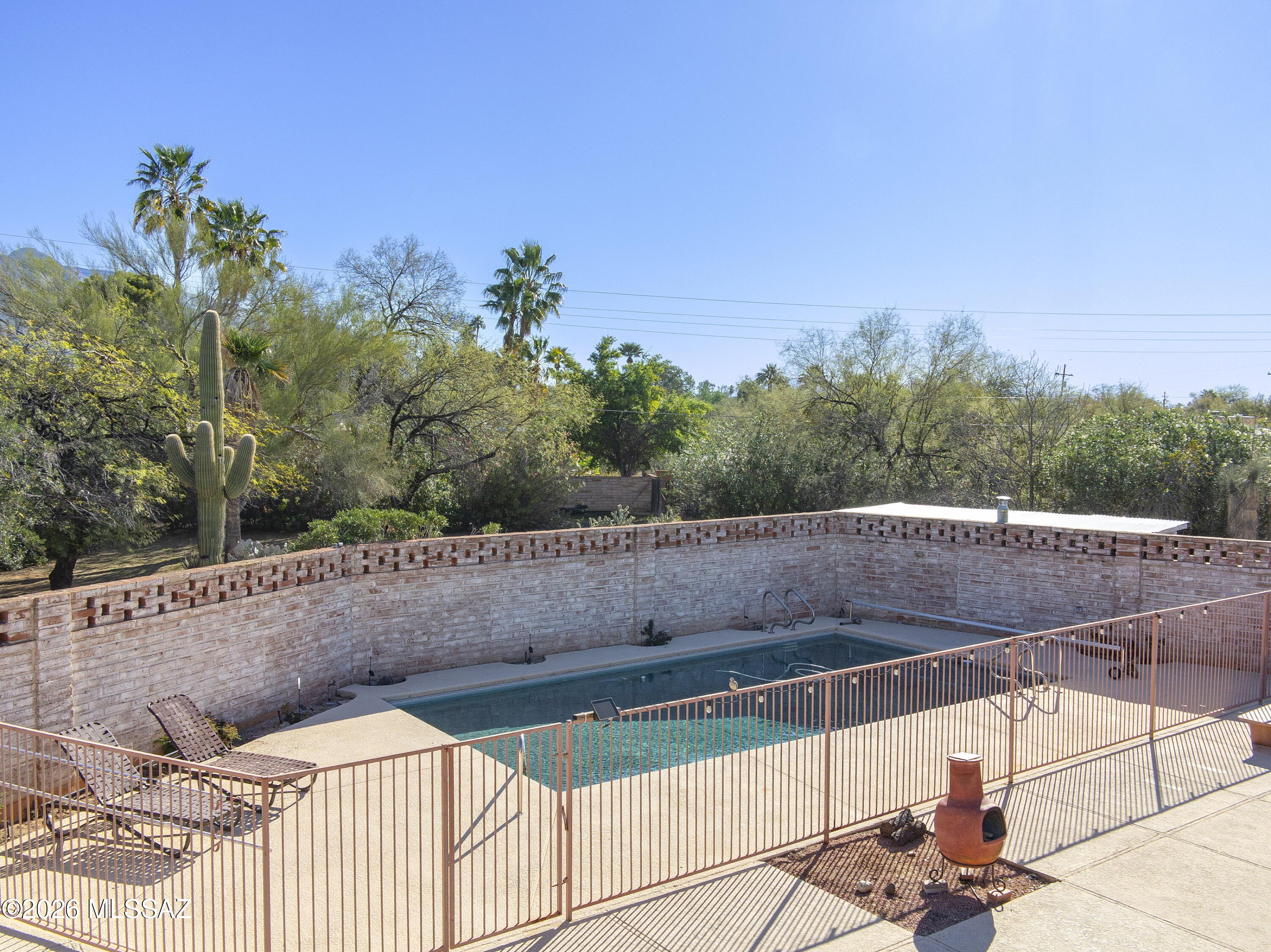 1112 W Maximilian Way