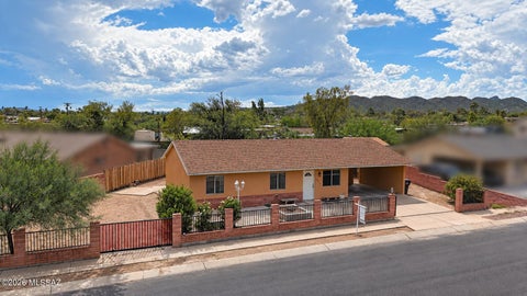 Photo of 1695 W Calle Guadalajara, Tucson, AZ 85713 (MLS # 22621935)