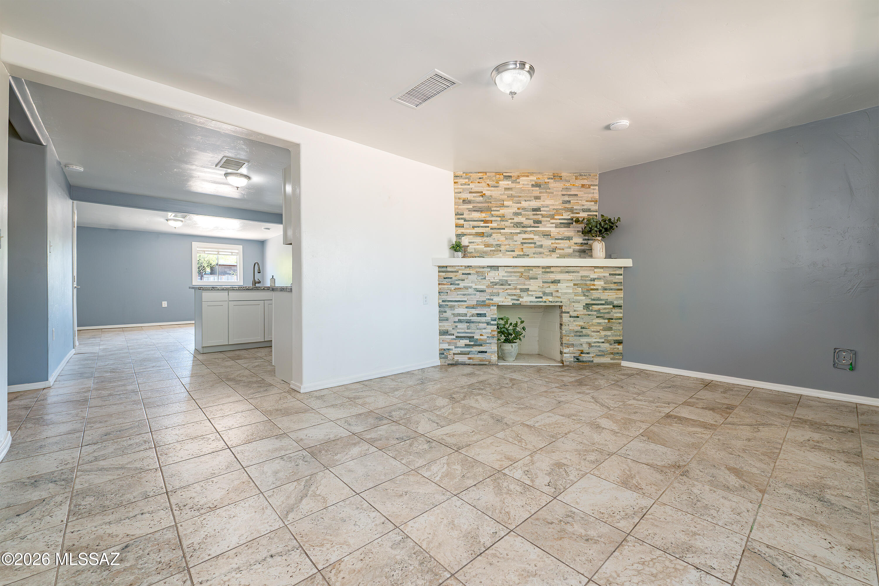 1506 N Hualpai Road