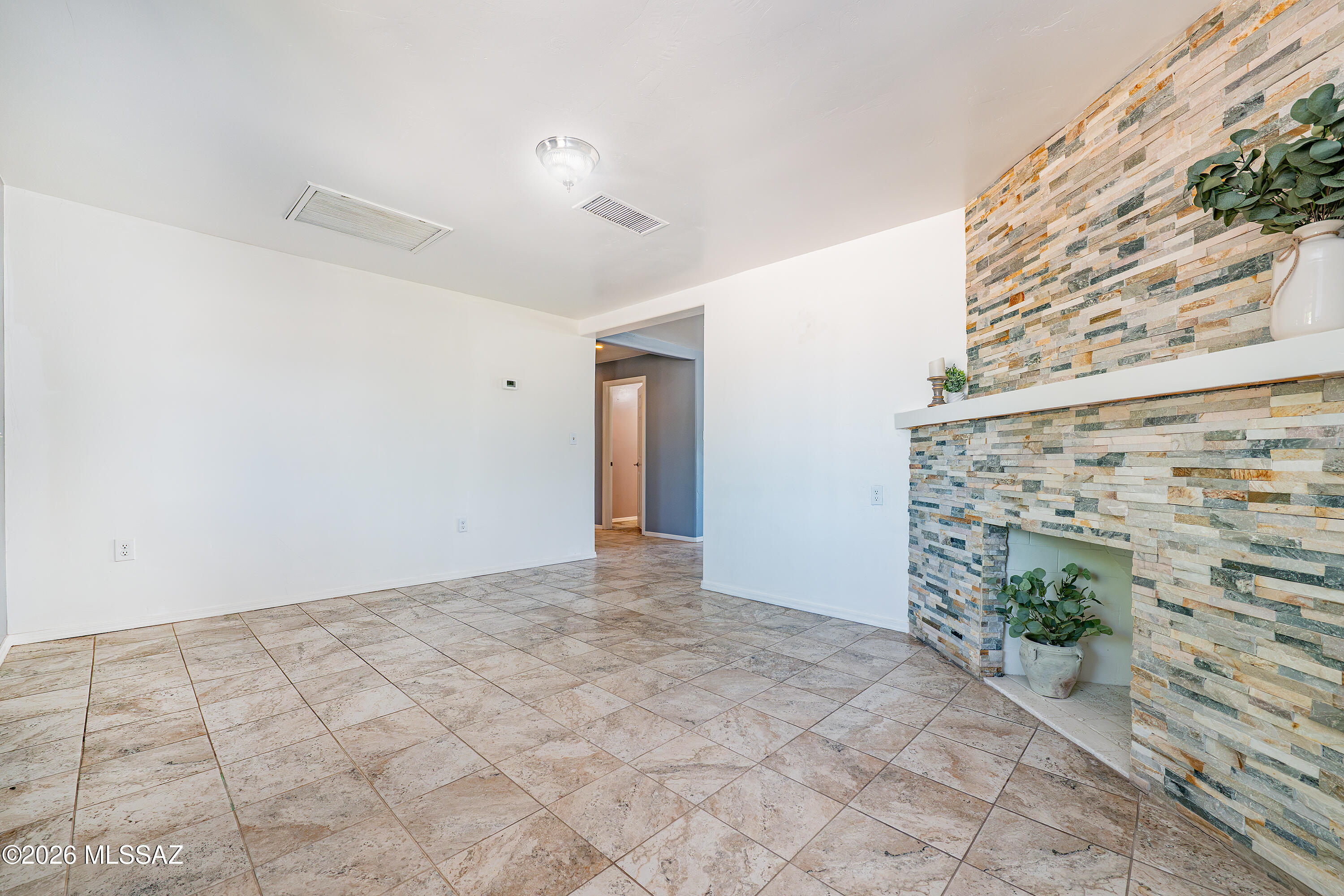 1506 N Hualpai Road