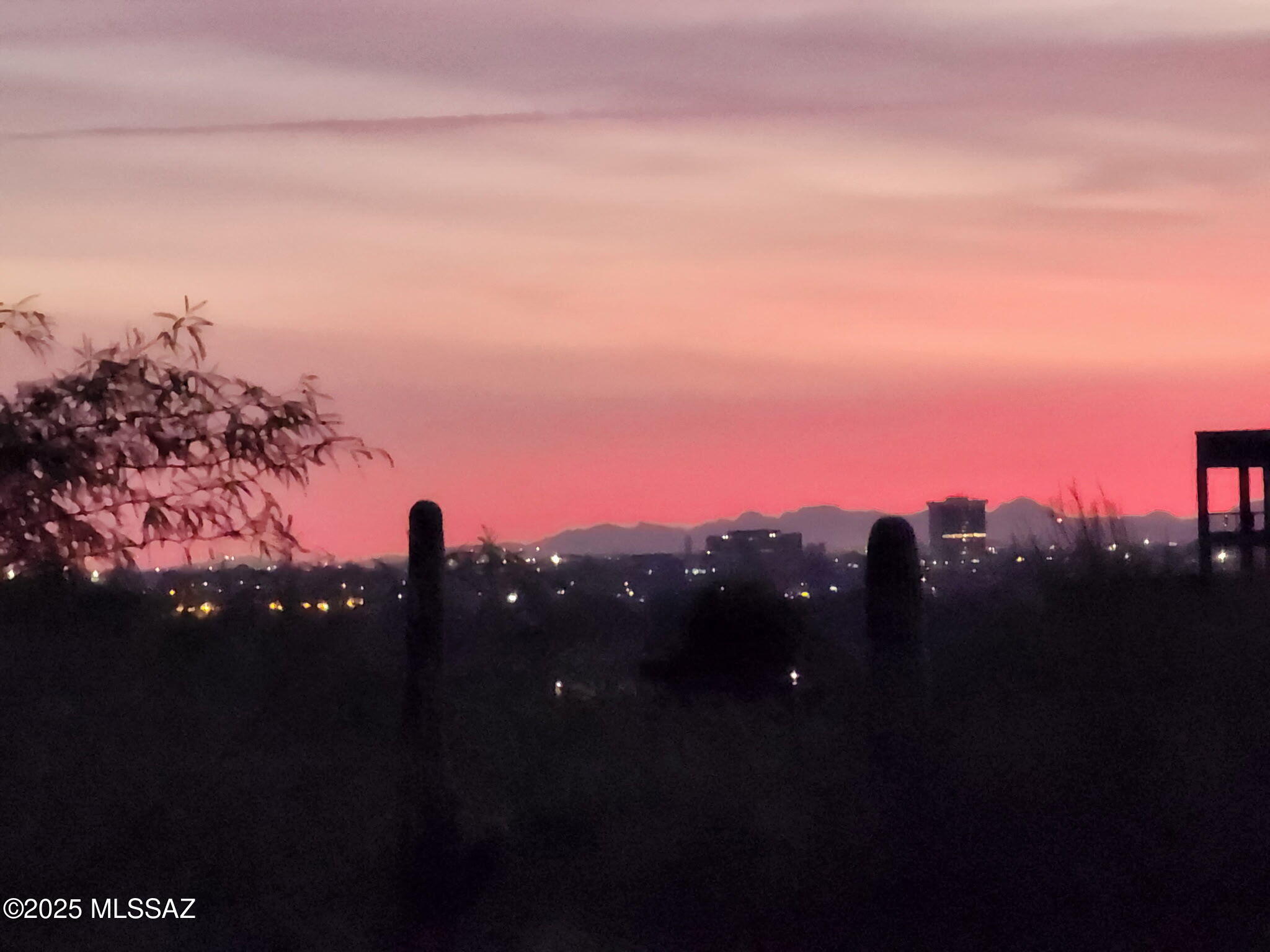 4162 N Calle Vista Ciudad